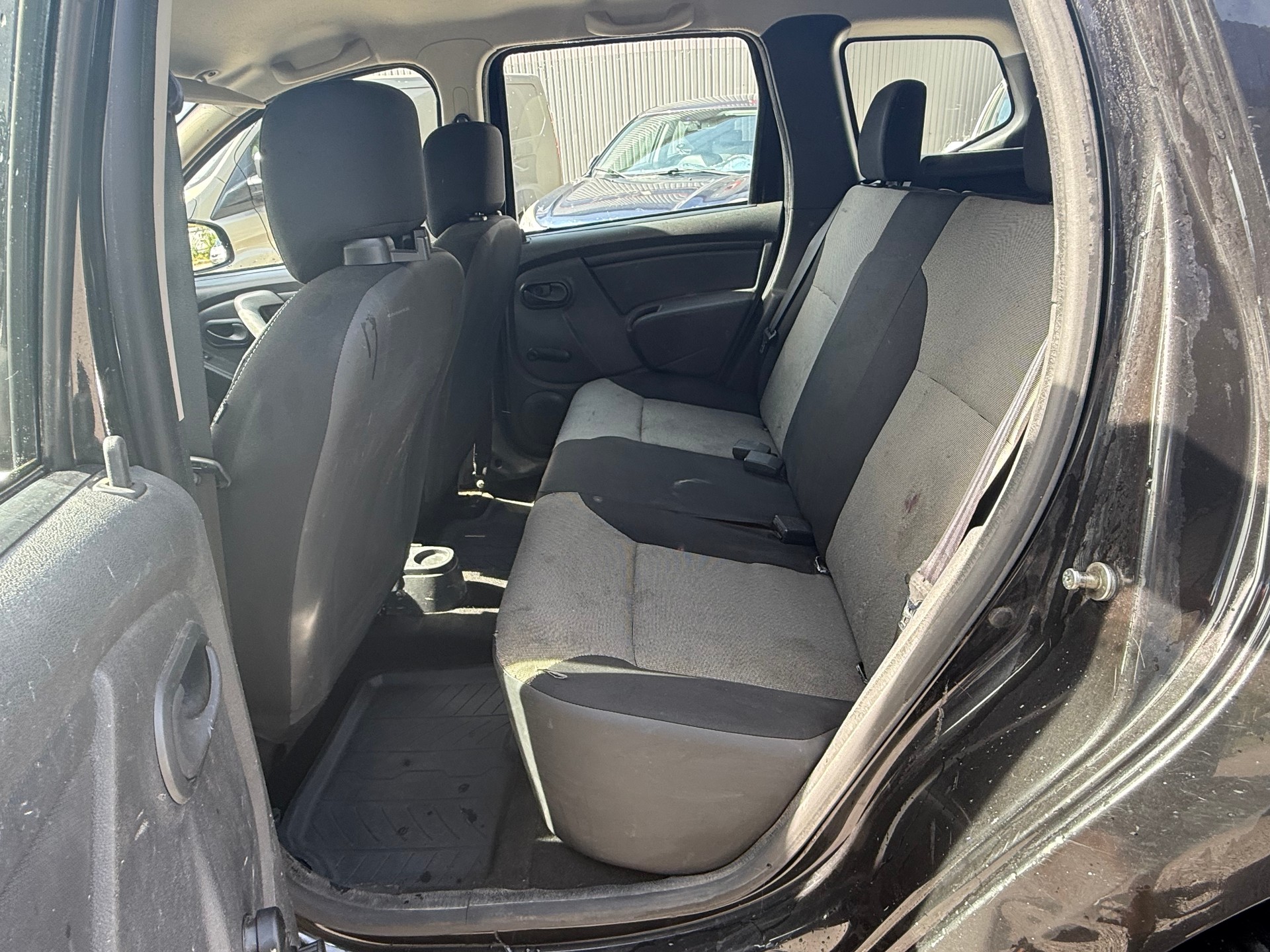 DACIA Duster 1.6 Lauréate 4x4-image-7