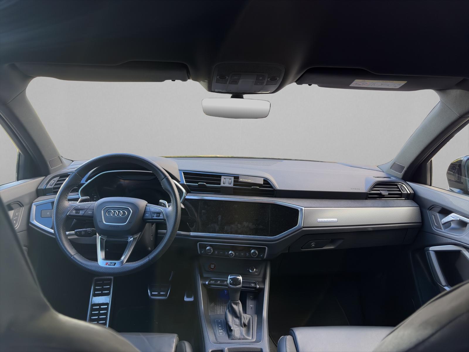 AUDI RS Q3 Quattro S tronic-image-6