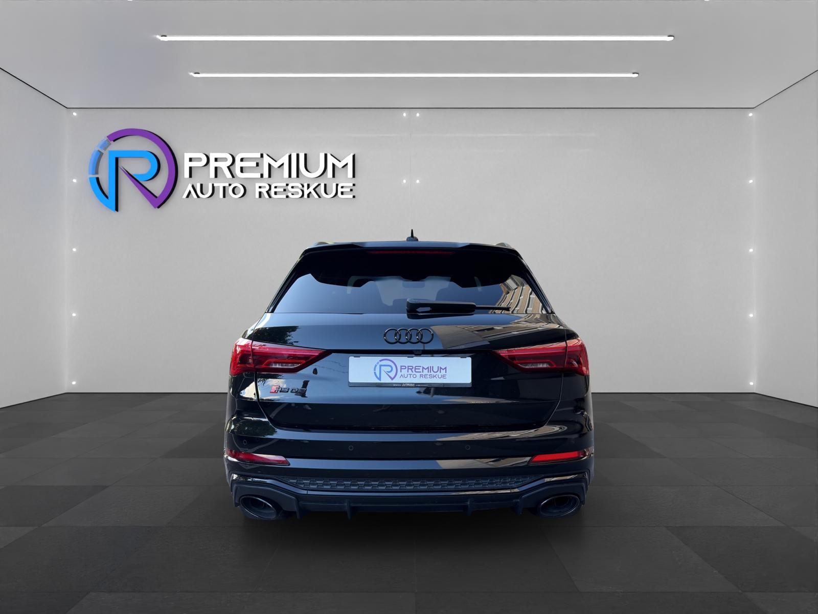 AUDI RS Q3 Quattro S tronic-image-4