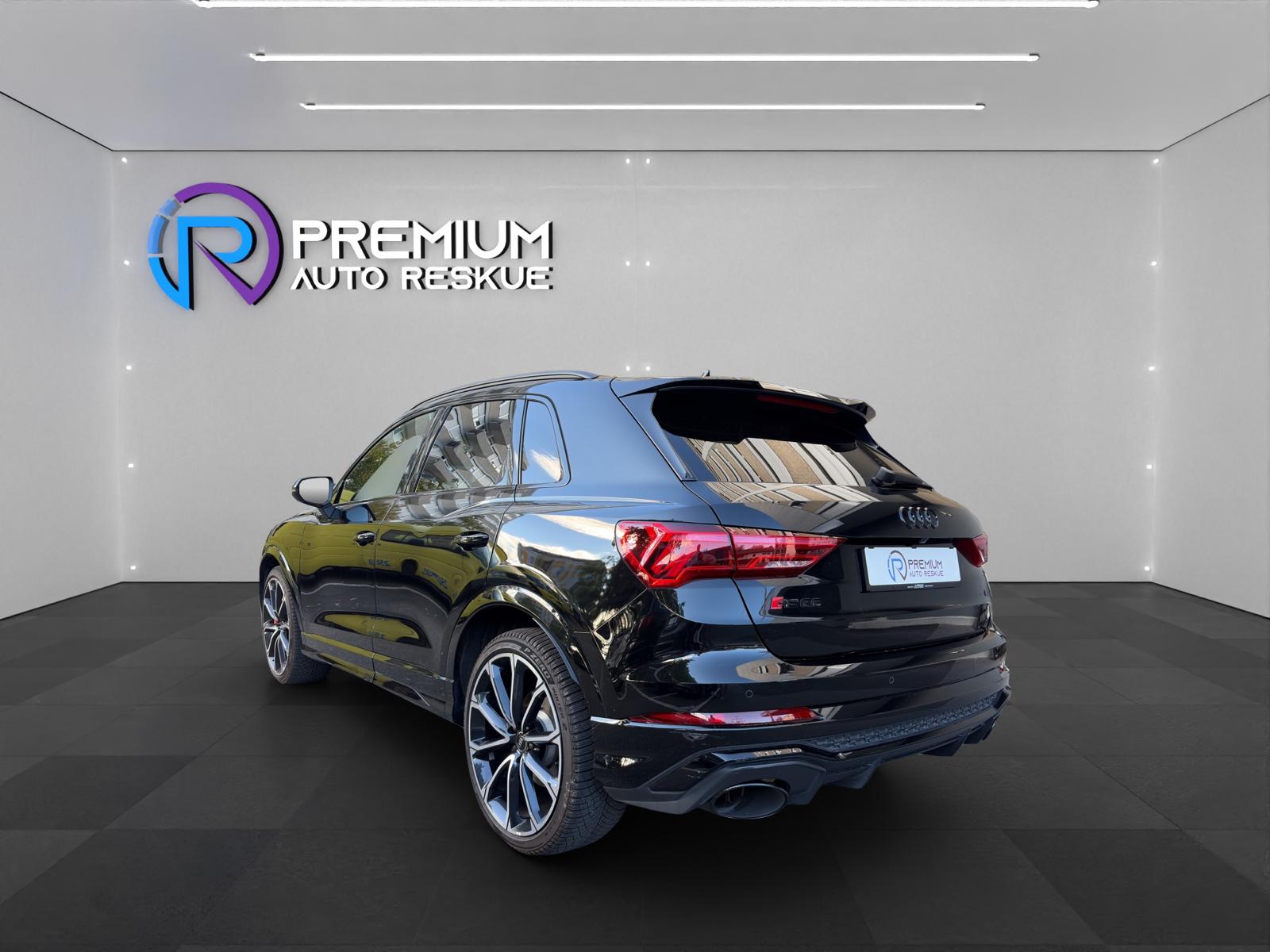 AUDI RS Q3 Quattro S tronic-image-3