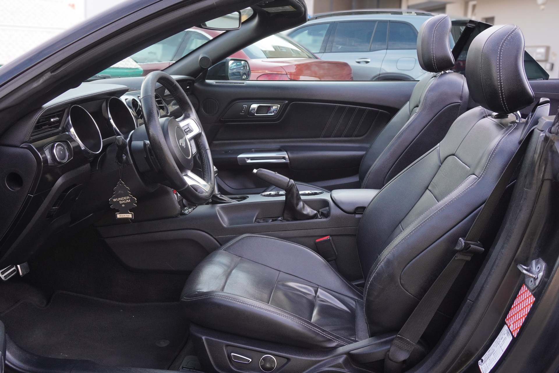 FORD Mustang Convertible 2.3 Automat-image-8