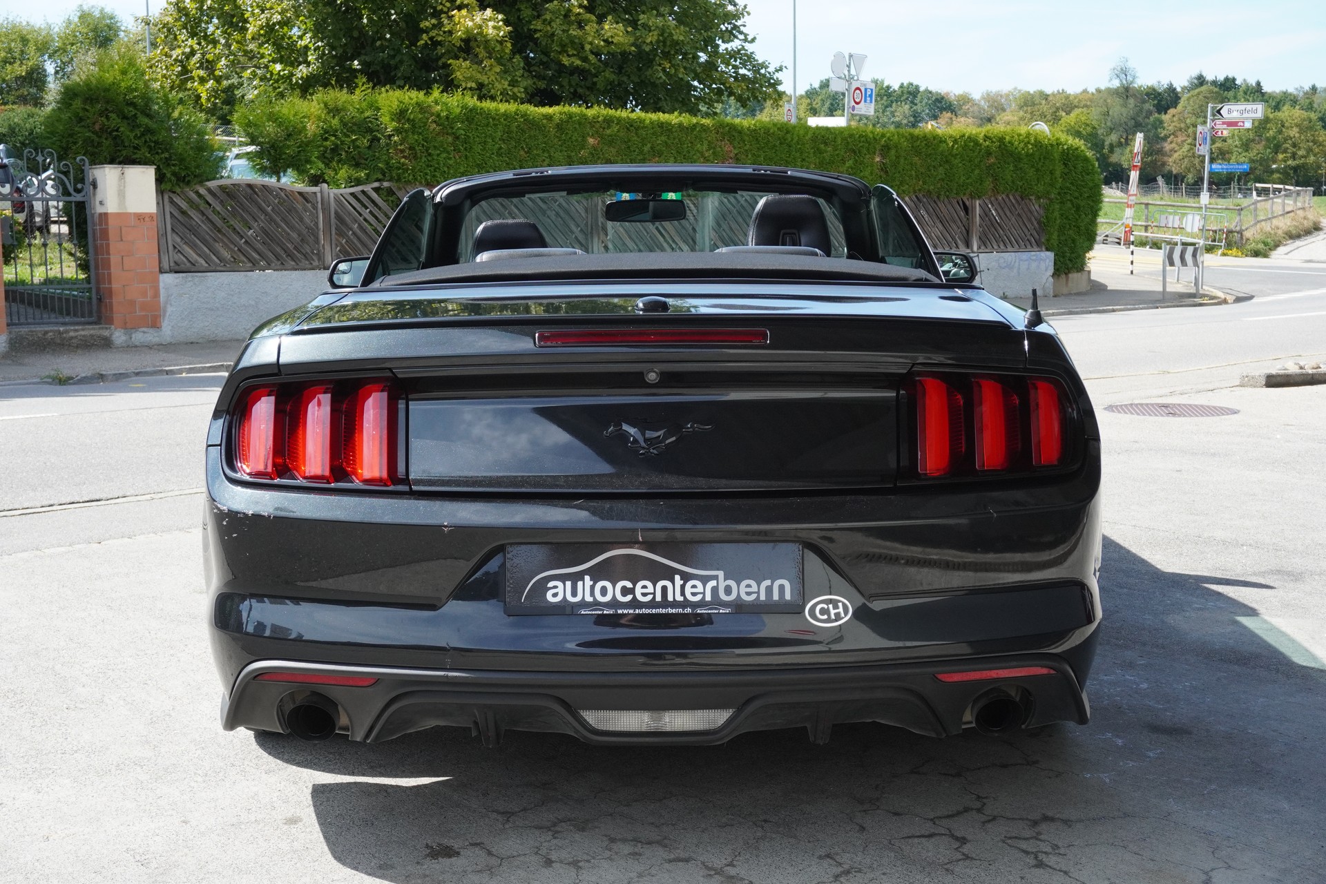 FORD Mustang Convertible 2.3 Automat-image-5