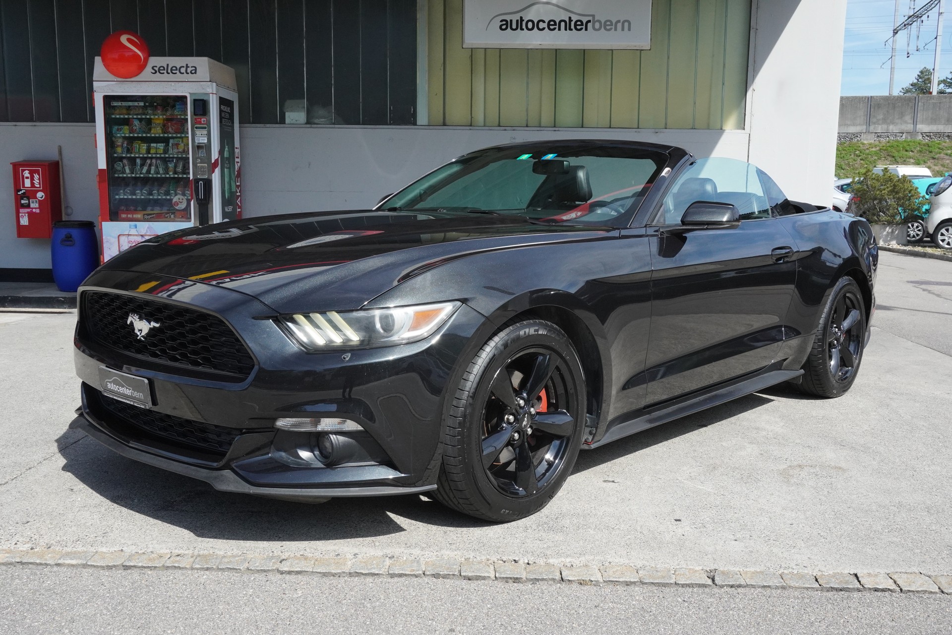 FORD Mustang Convertible 2.3 Automat-image-1
