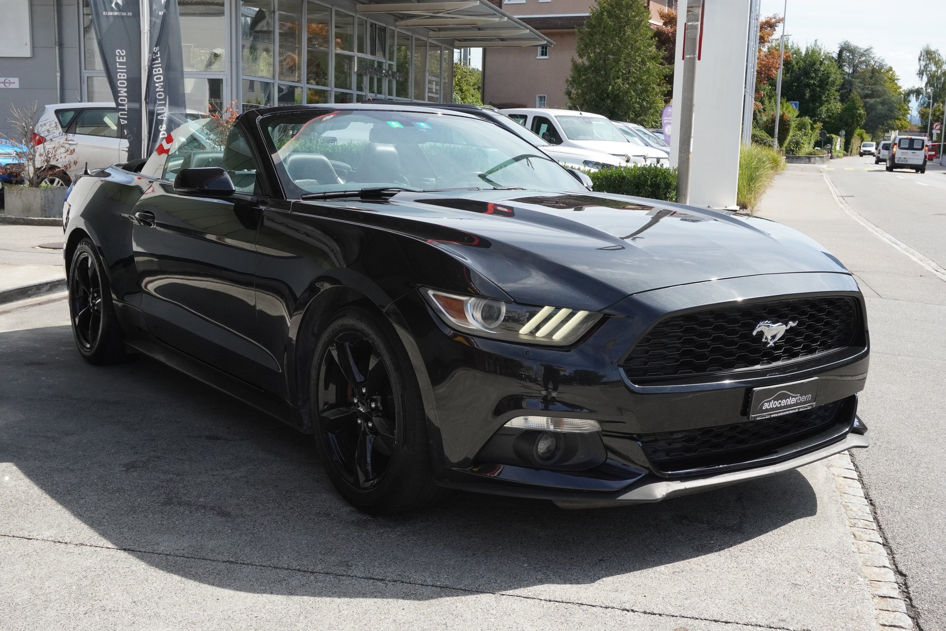 FORD Mustang Convertible 2.3 Automat-image-3