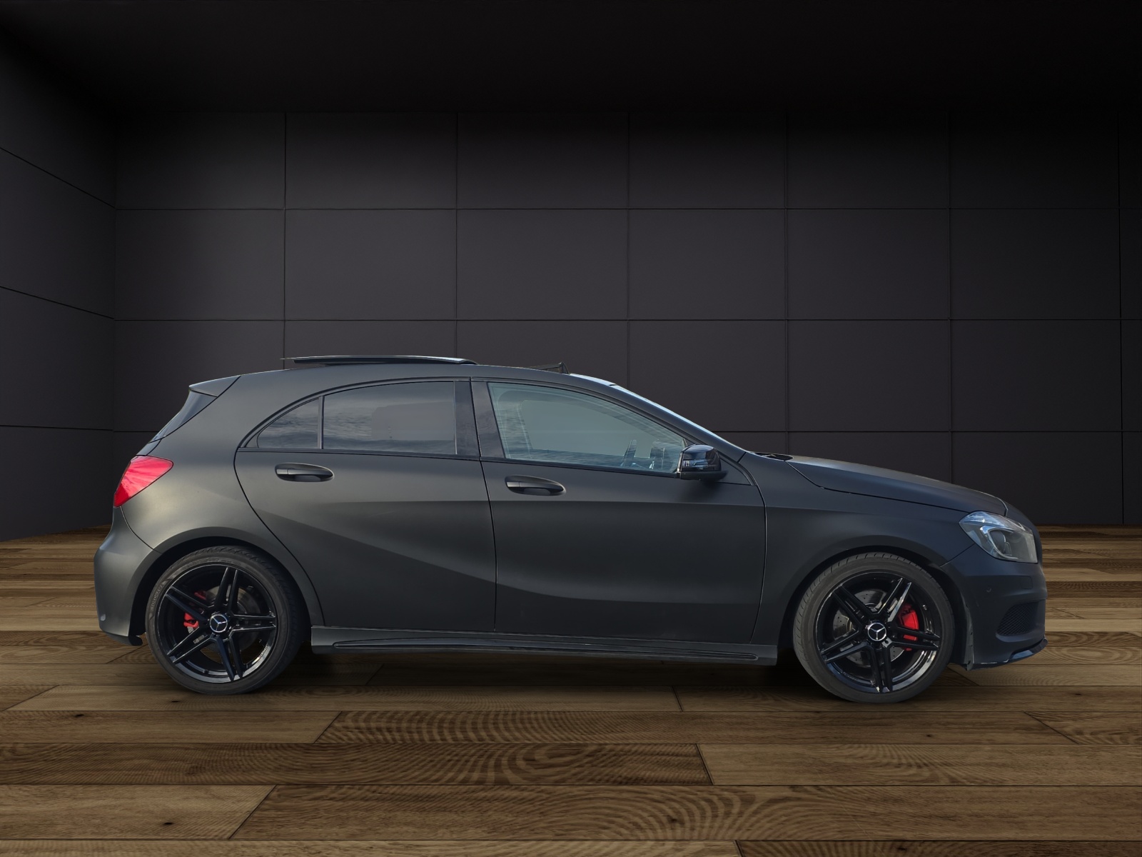 MERCEDES-BENZ A 220 CDI AMG Line 7G-DCT-image-4