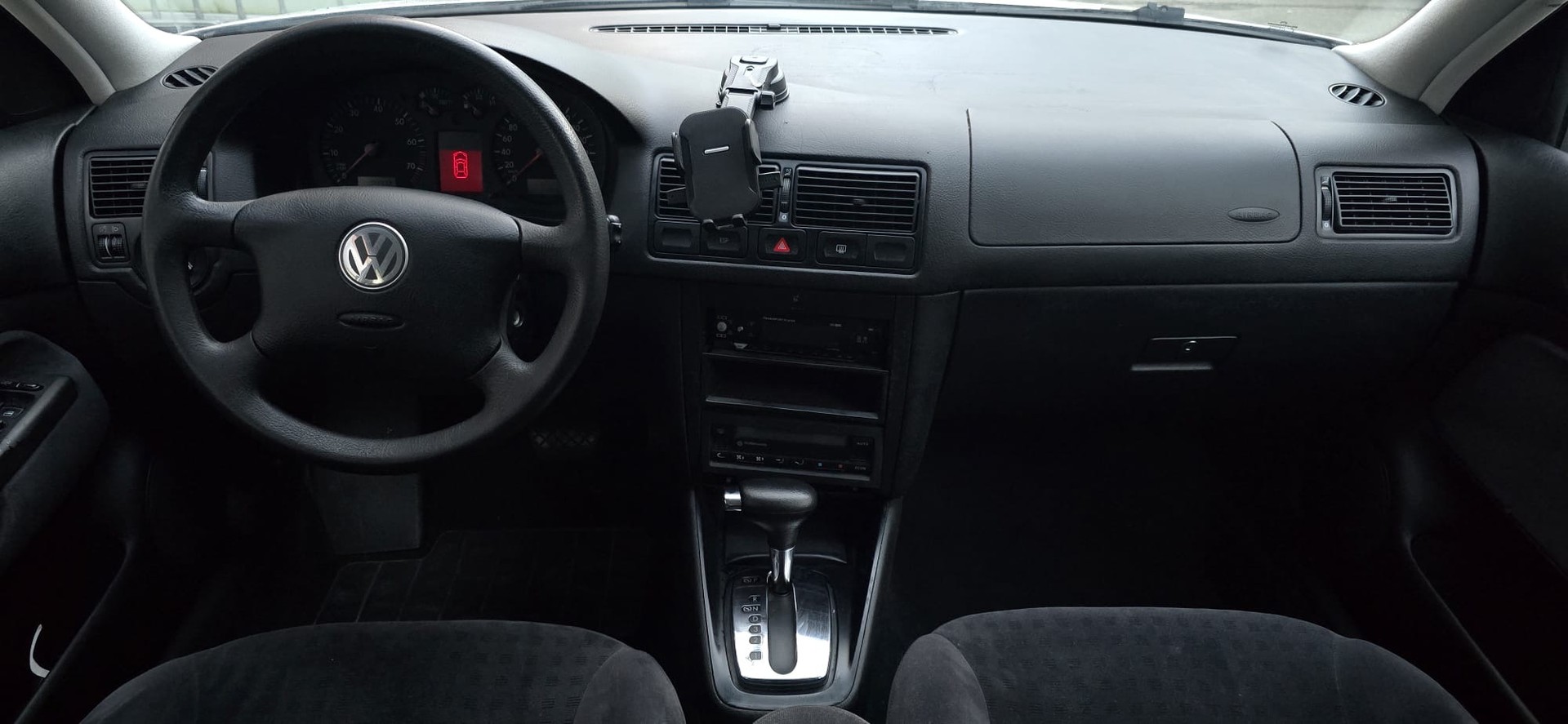 VW Golf Variant 2.0 automatique+distibution et service boîte faites-image-8