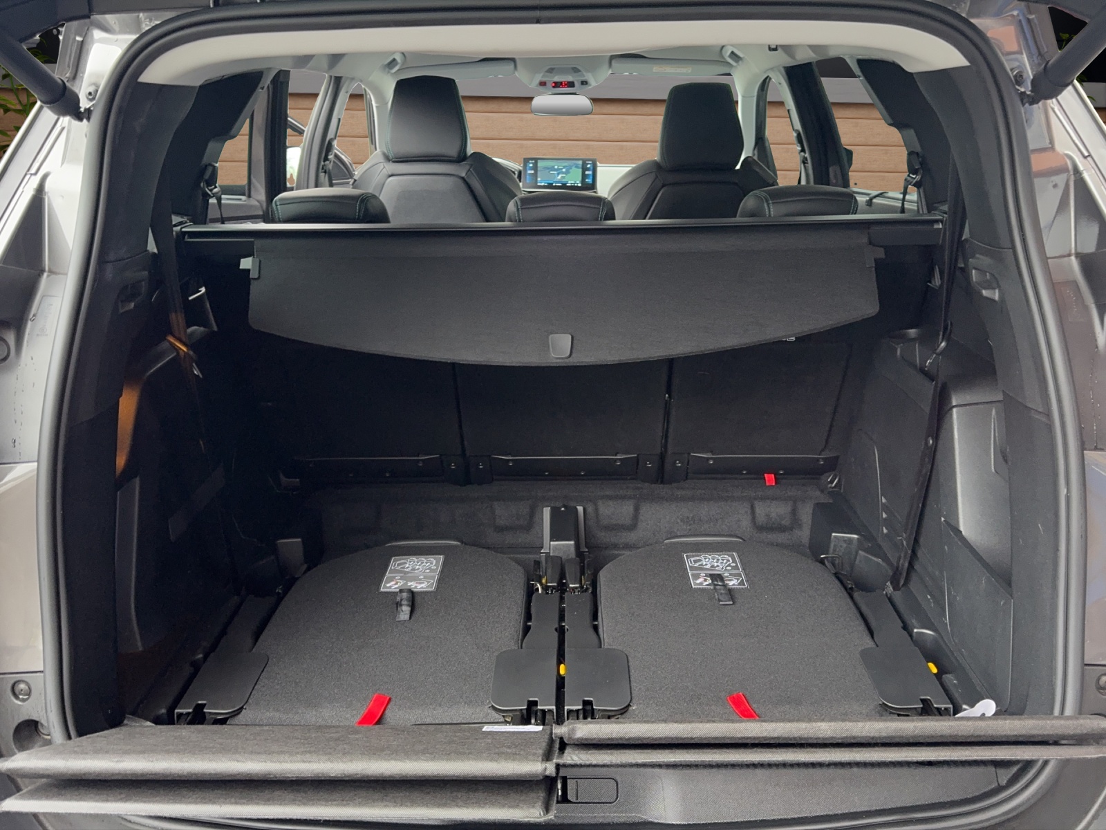PEUGEOT 5008 1.5 HDi Allure P EAT-image-8
