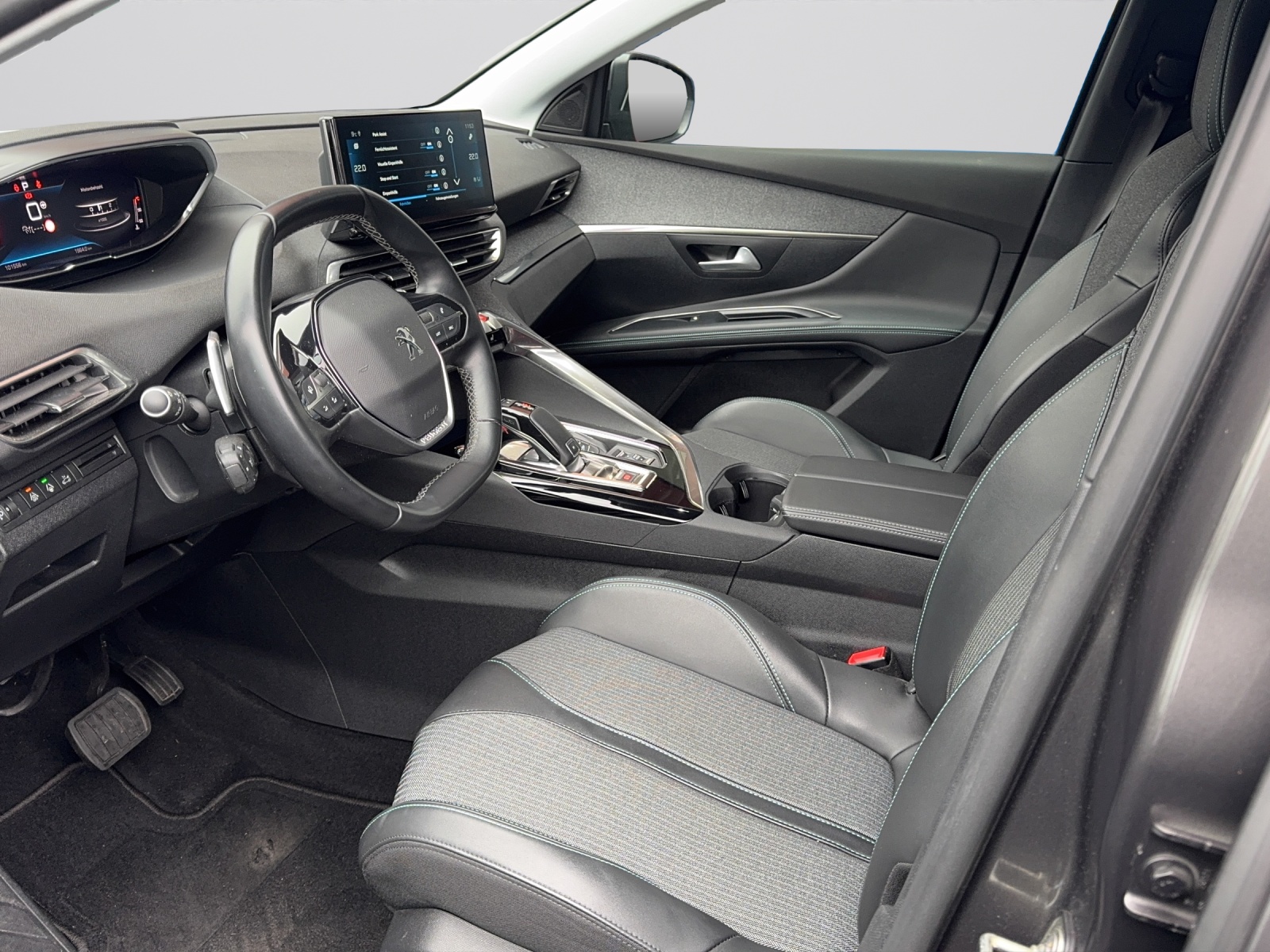 PEUGEOT 5008 1.5 HDi Allure P EAT-image-4
