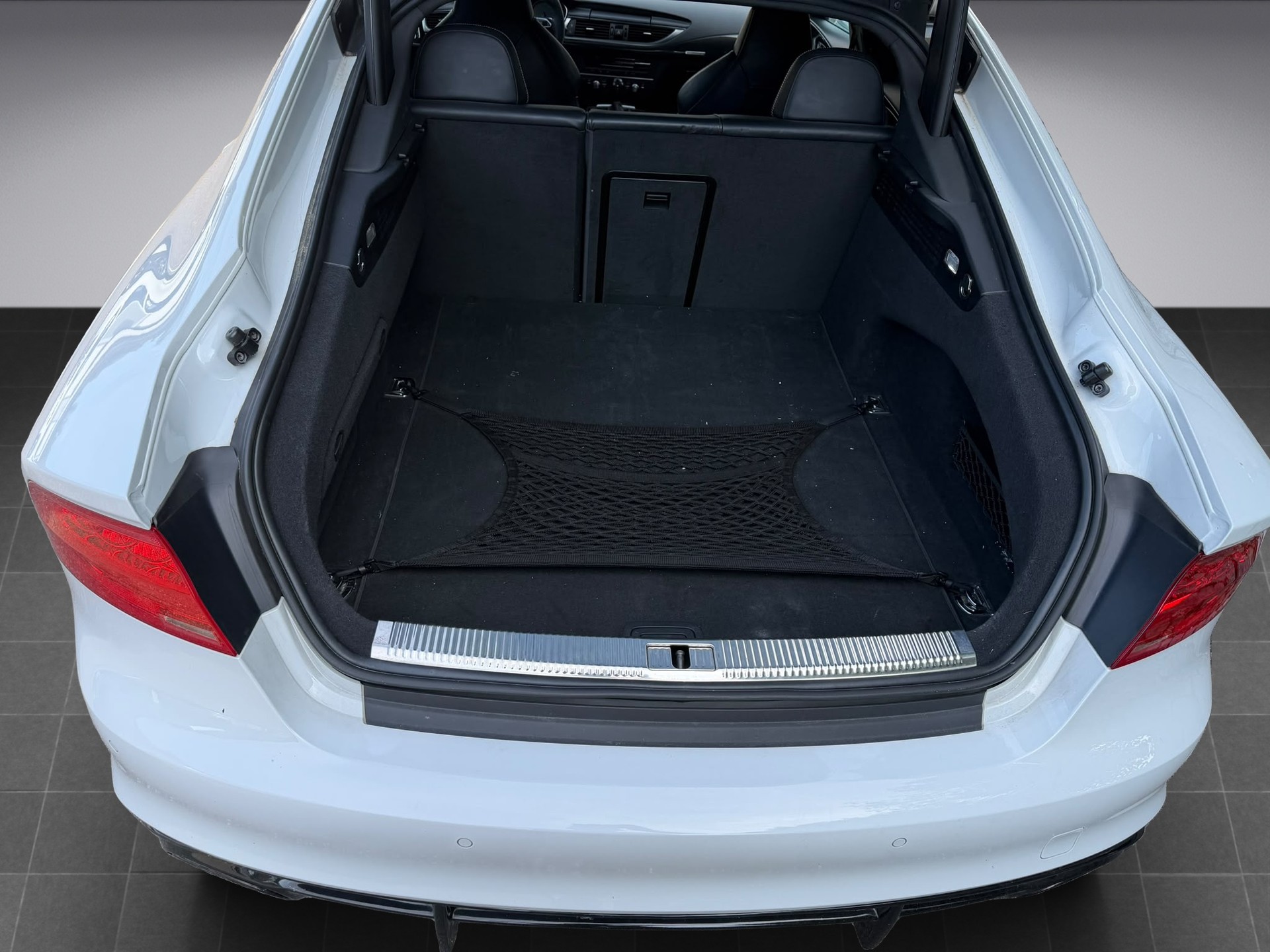 AUDI S7 Sportback 4.0 TFSI V8 quattro S-tronic-image-15