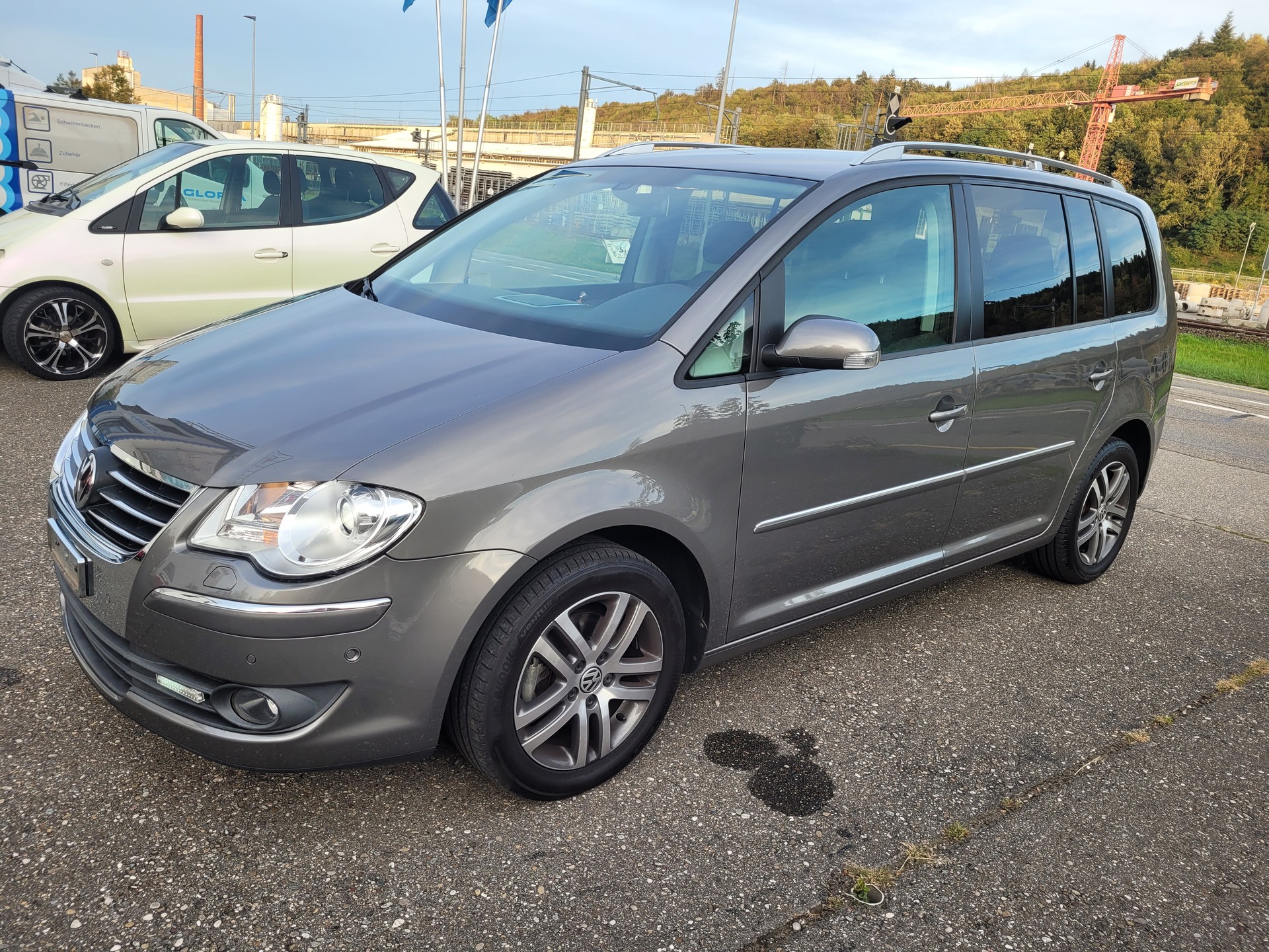 VW Touran 2.0 TDI Highline-image-2