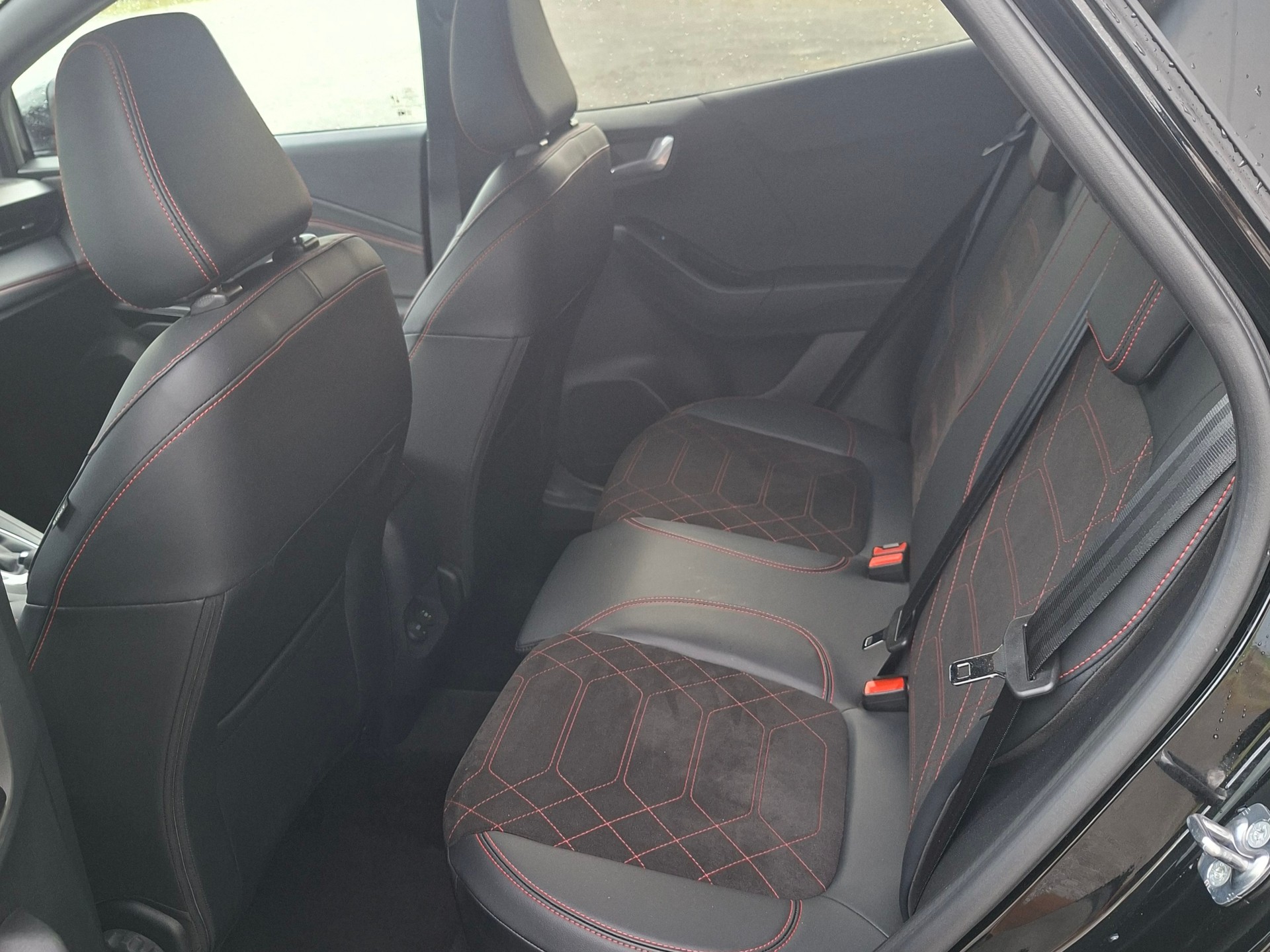 FORD FORD Puma 1.0 EcoB Hybrid 155 ST-Line X Neues Model mit grossem Dysplay-image-8