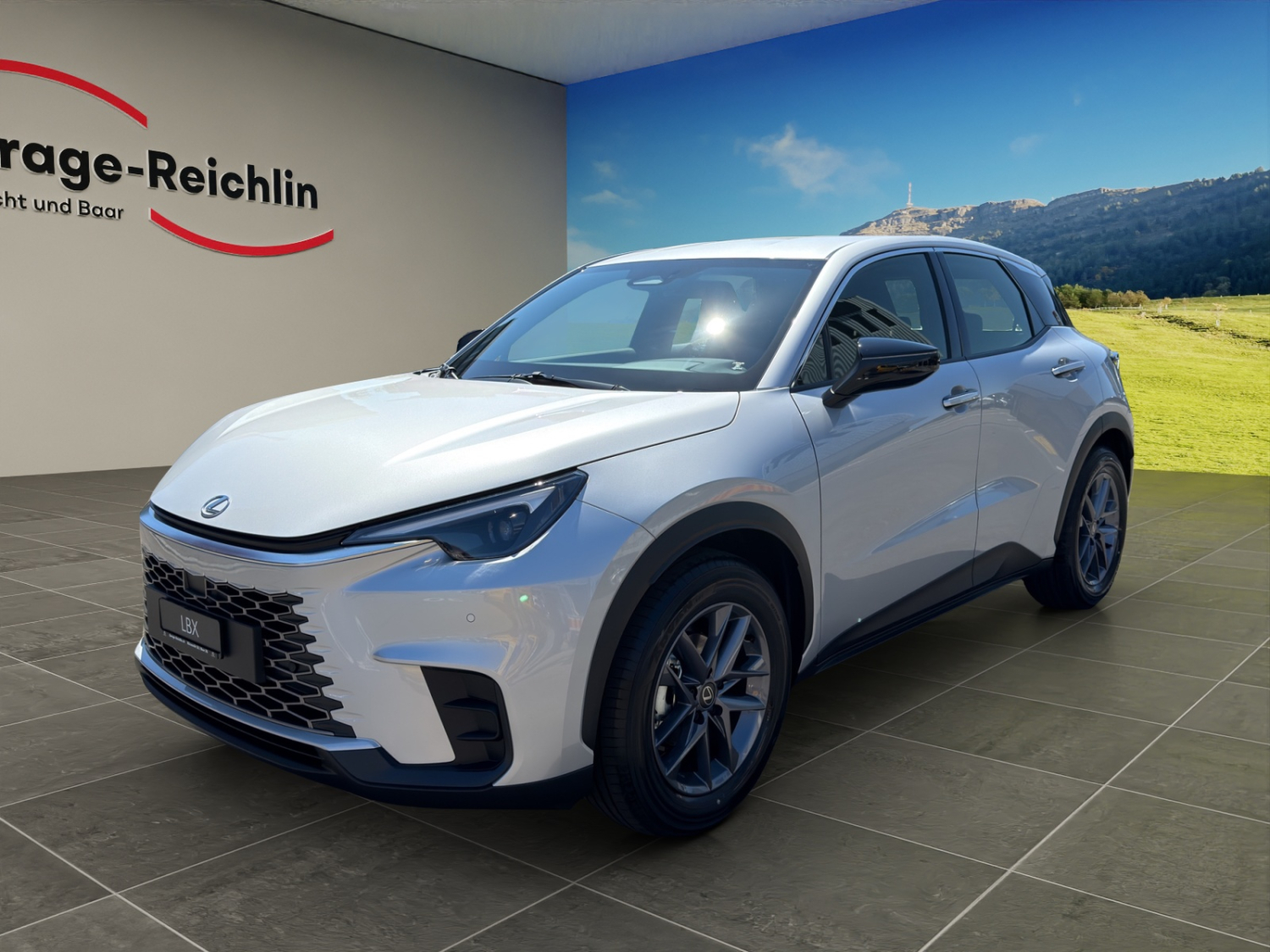 LEXUS LBX 1.5 Hybrid Impression-image-0