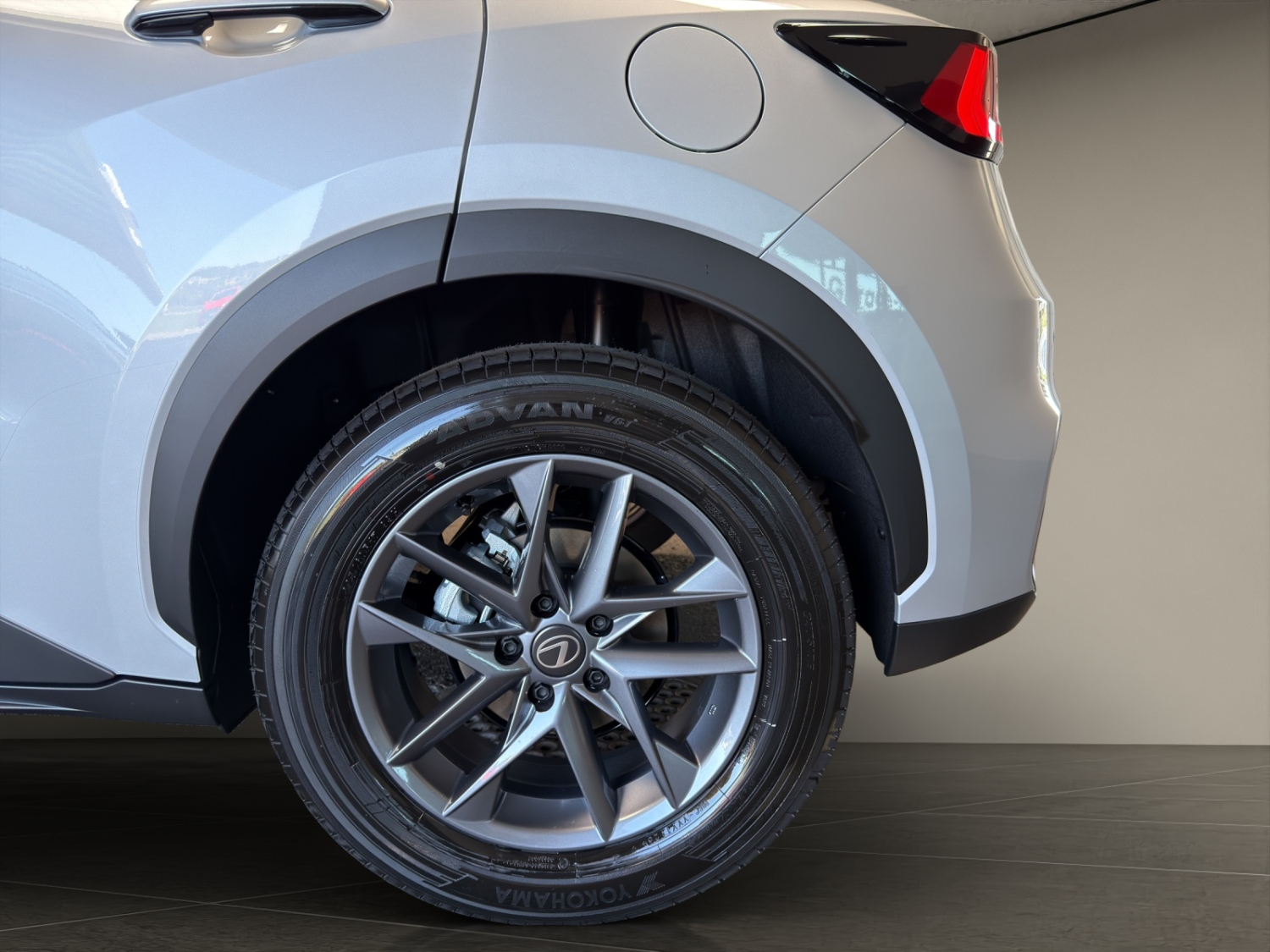 LEXUS LBX 1.5 Hybrid Impression-image-21
