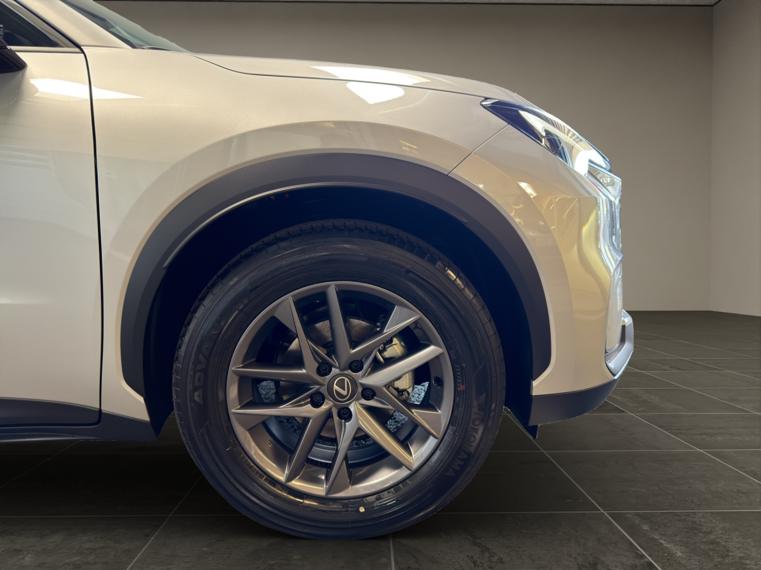 LEXUS LBX 1.5 Hybrid Impression-image-23
