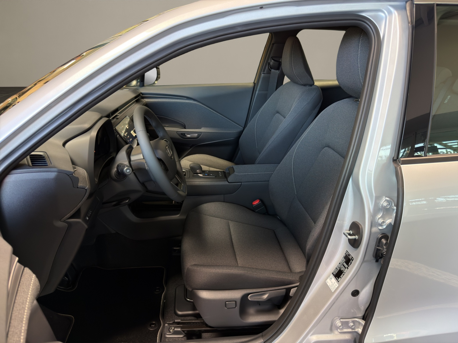 LEXUS LBX 1.5 Hybrid Impression-image-8