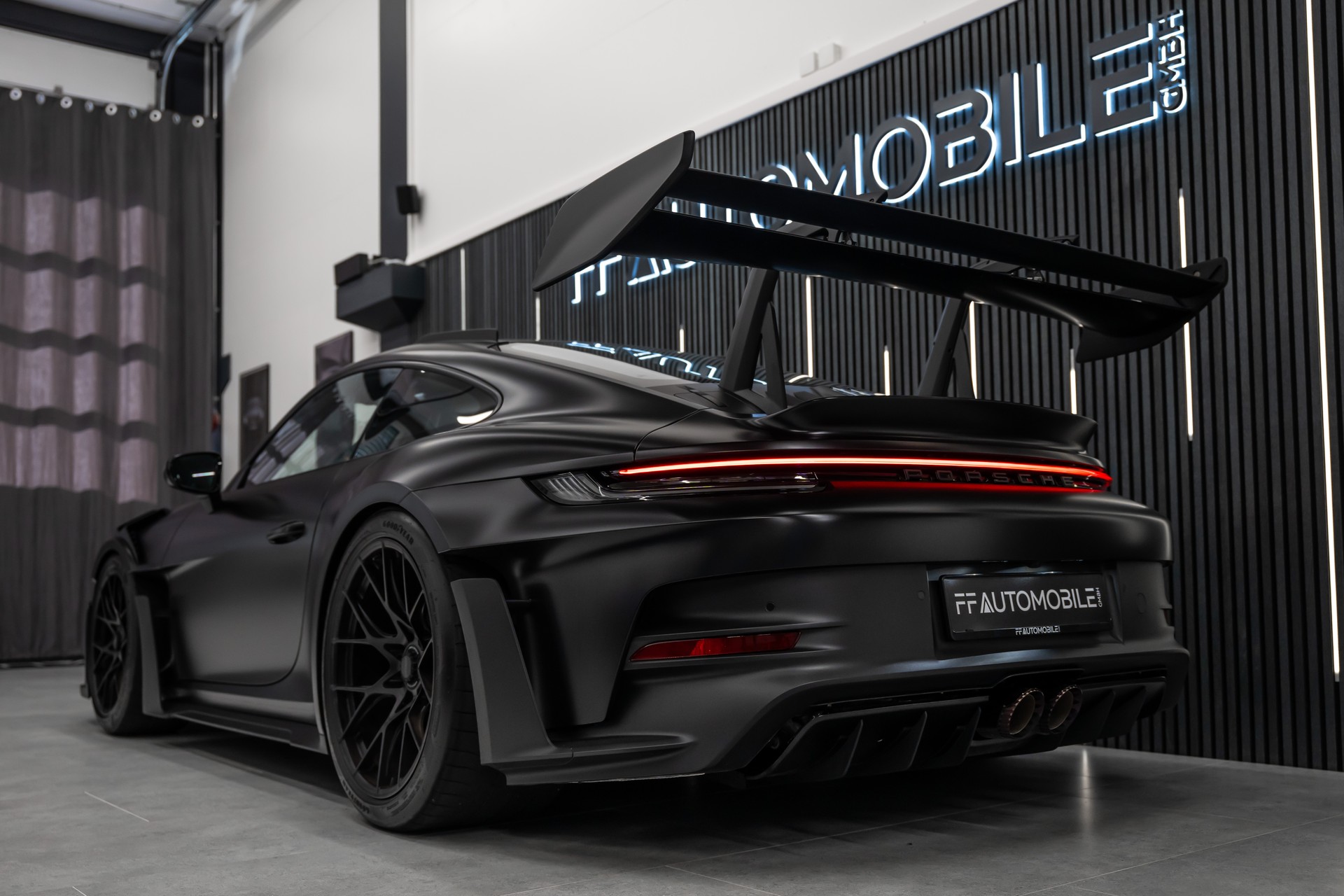 PORSCHE 911 GT3 RS / CH-FAHRZEUG / CAPRISTO / PPF SCHWARZ-MATT-image-11