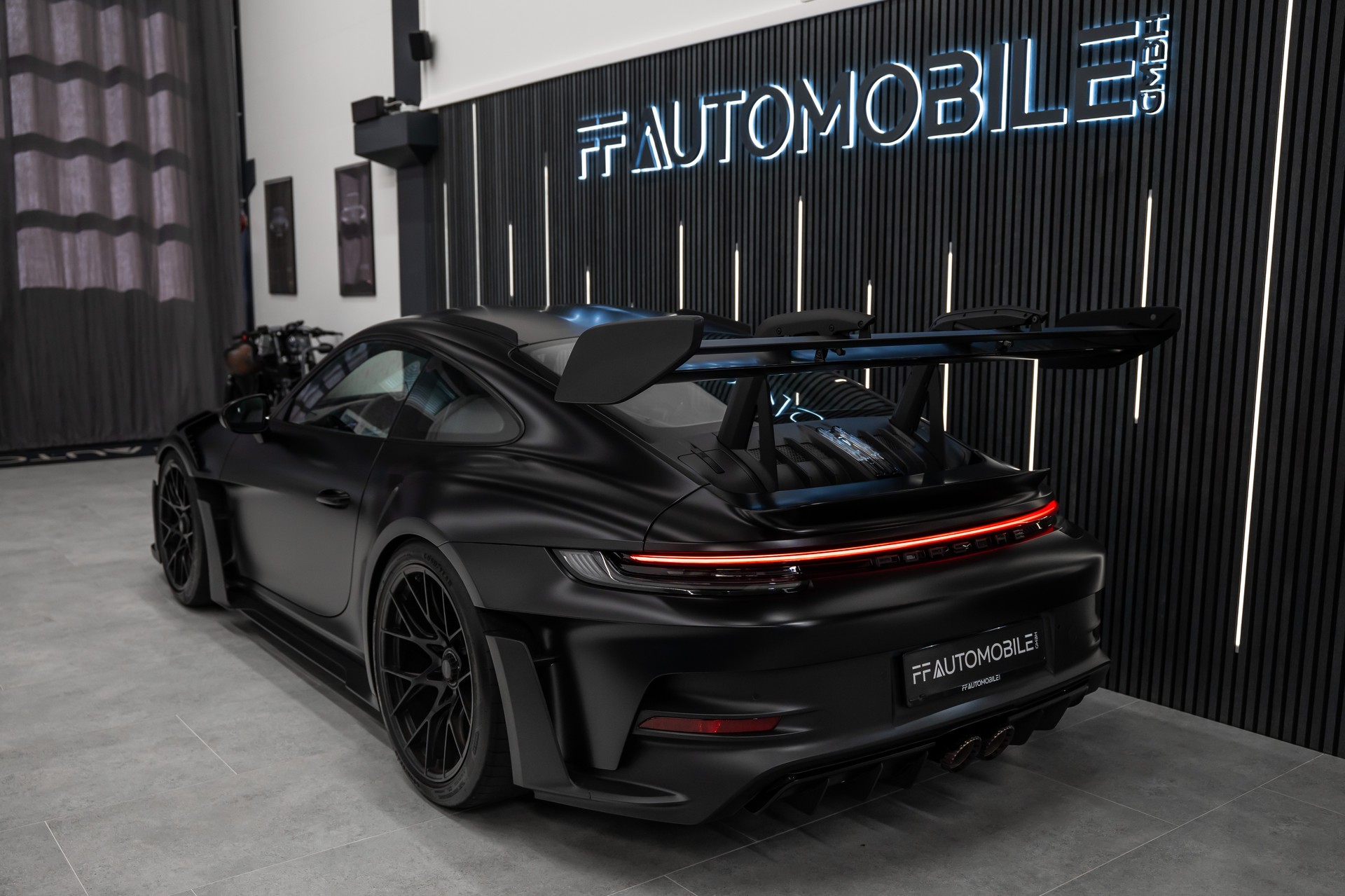 PORSCHE 911 GT3 RS / CH-FAHRZEUG / CAPRISTO / PPF SCHWARZ-MATT-image-12