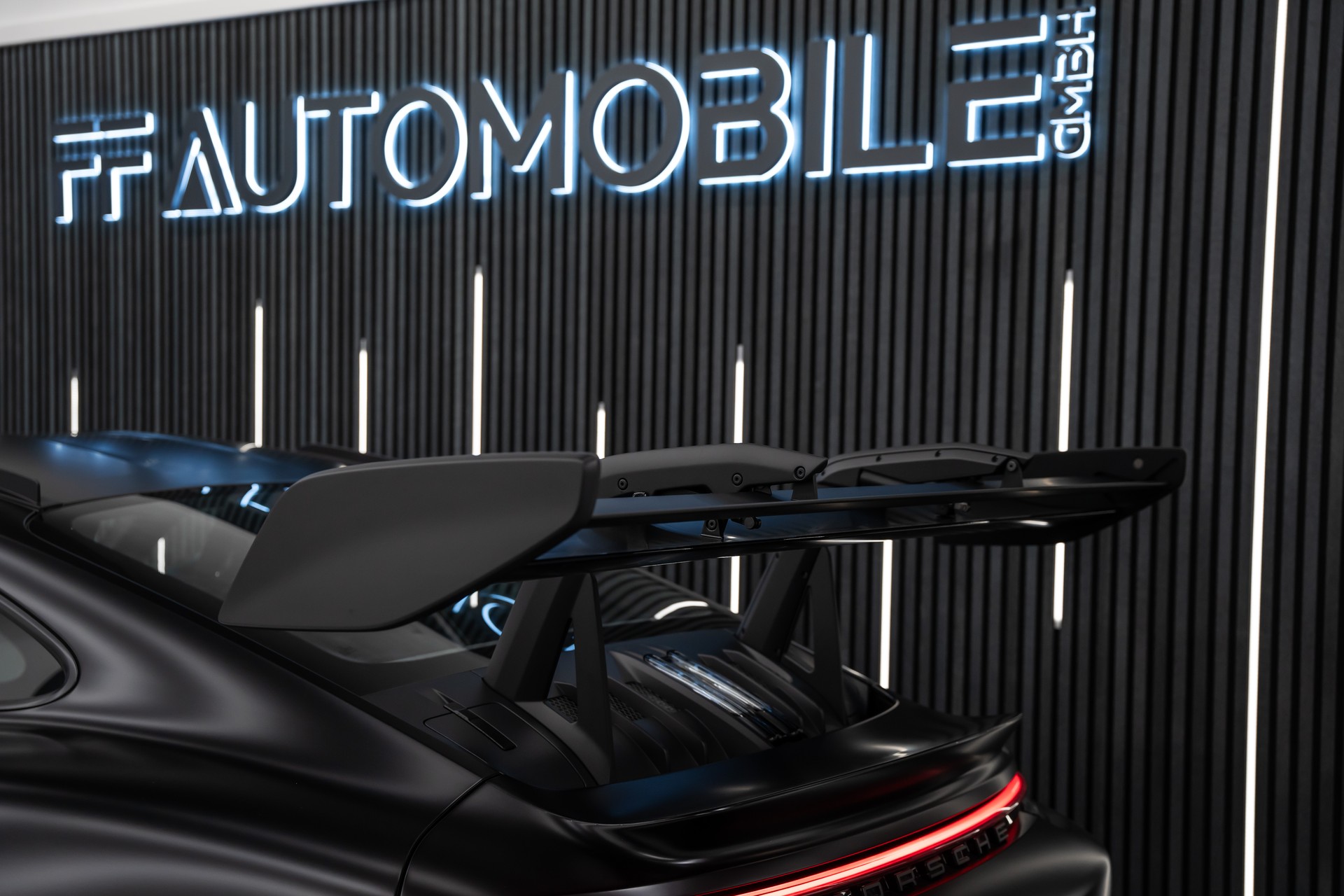 PORSCHE 911 GT3 RS / CH-FAHRZEUG / CAPRISTO / PPF SCHWARZ-MATT-image-14