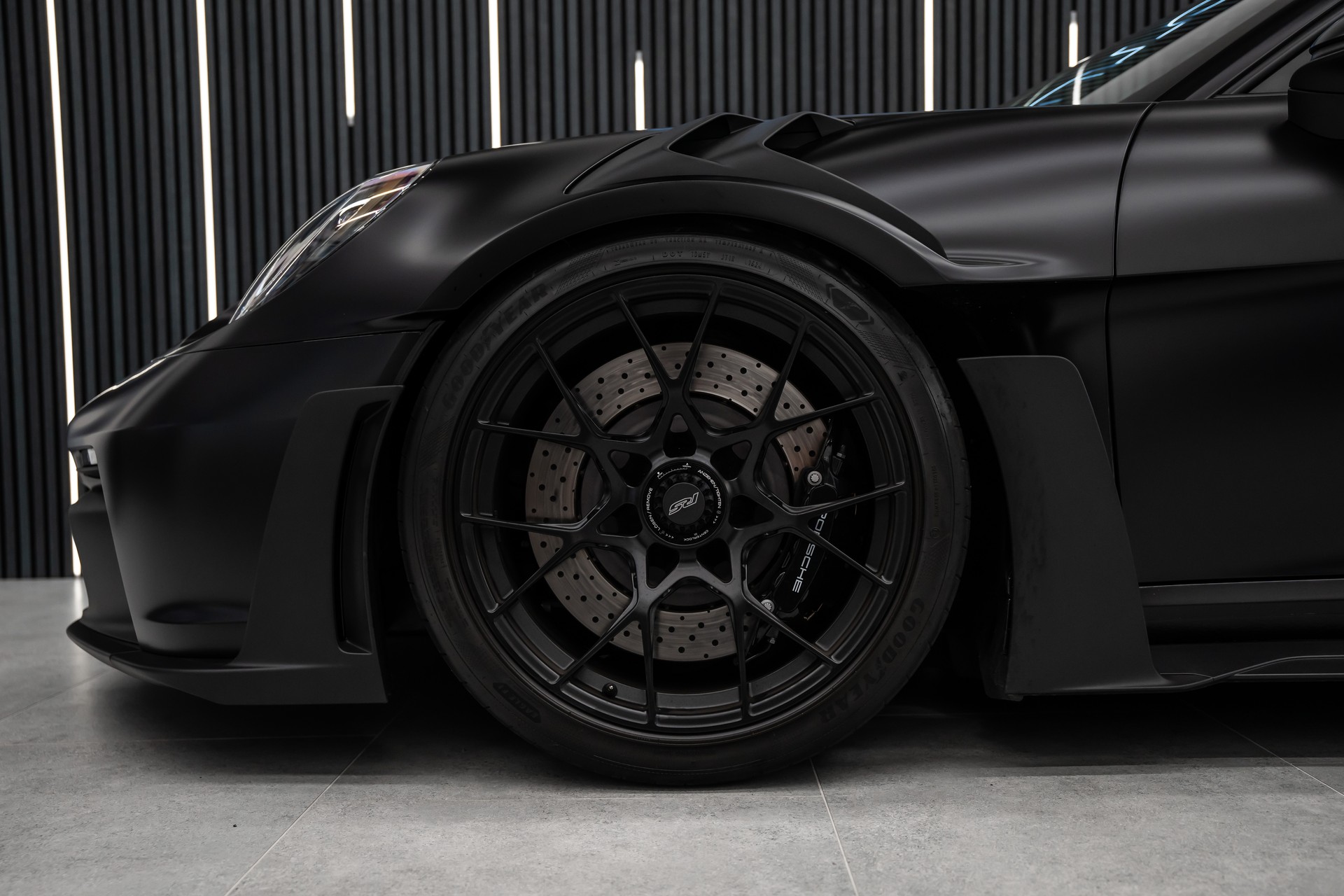 PORSCHE 911 GT3 RS / CH-FAHRZEUG / CAPRISTO / PPF SCHWARZ-MATT-image-8