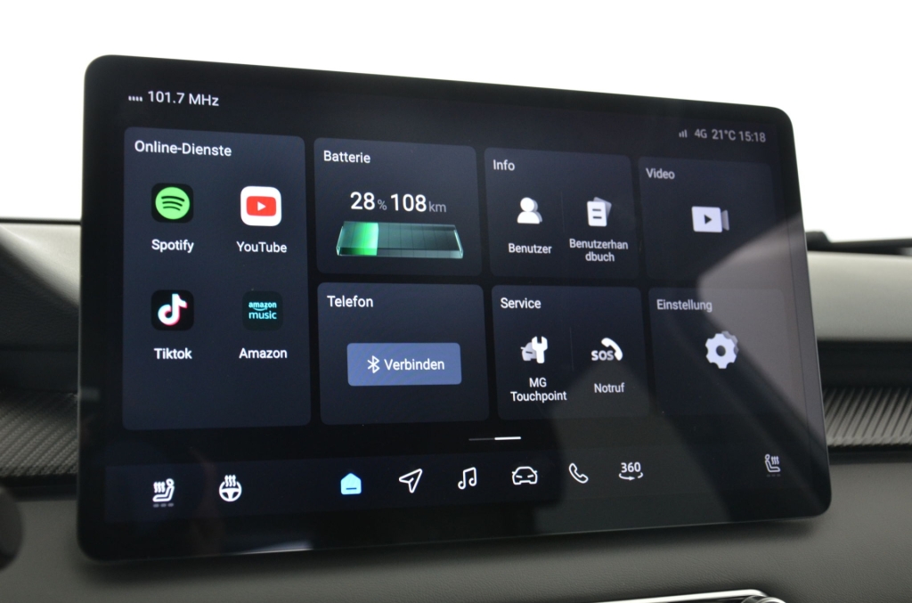 MG 4 EV 64kWh Premium Facelift-image-17