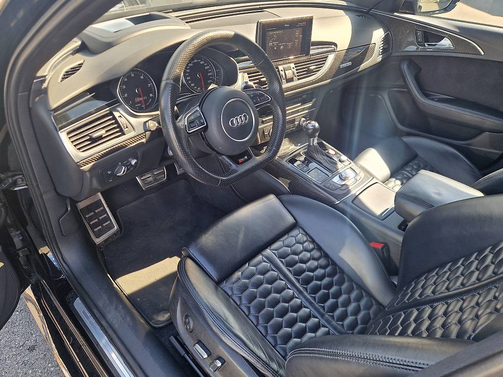 AUDI RS6-image-1