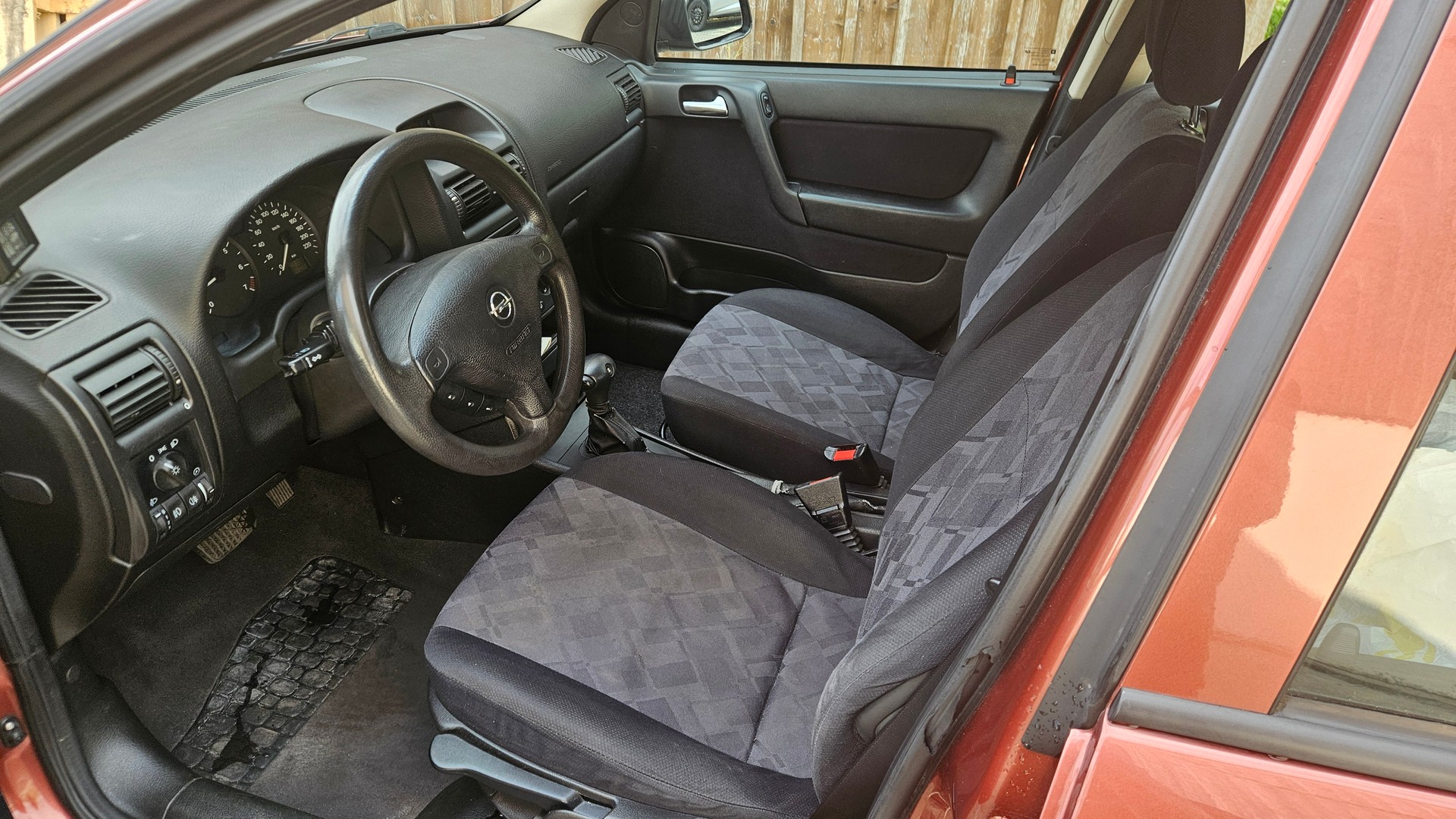 OPEL Astra 1.8i 16V Comfort-image-6