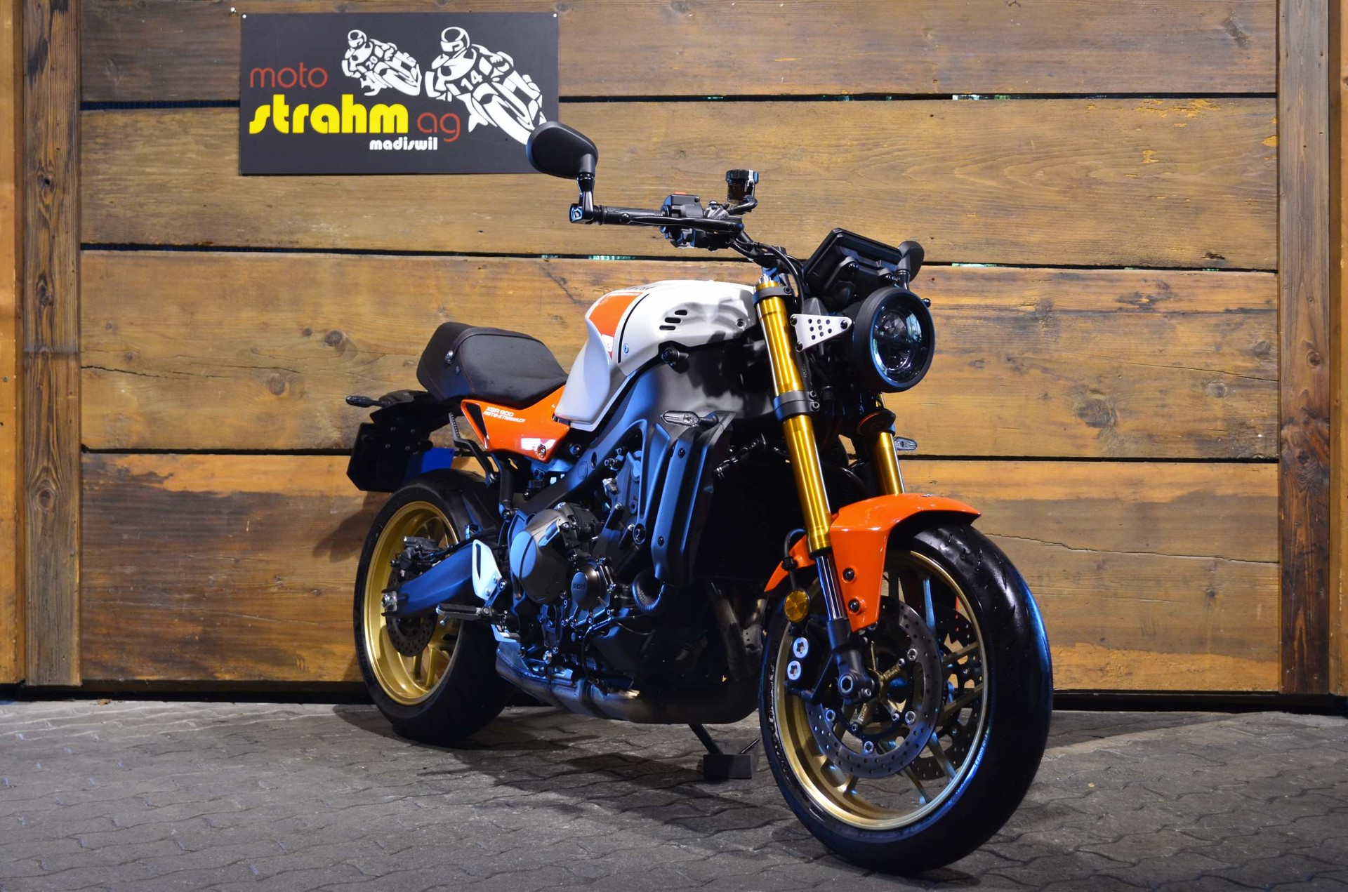YAMAHA XSR 900 ABS