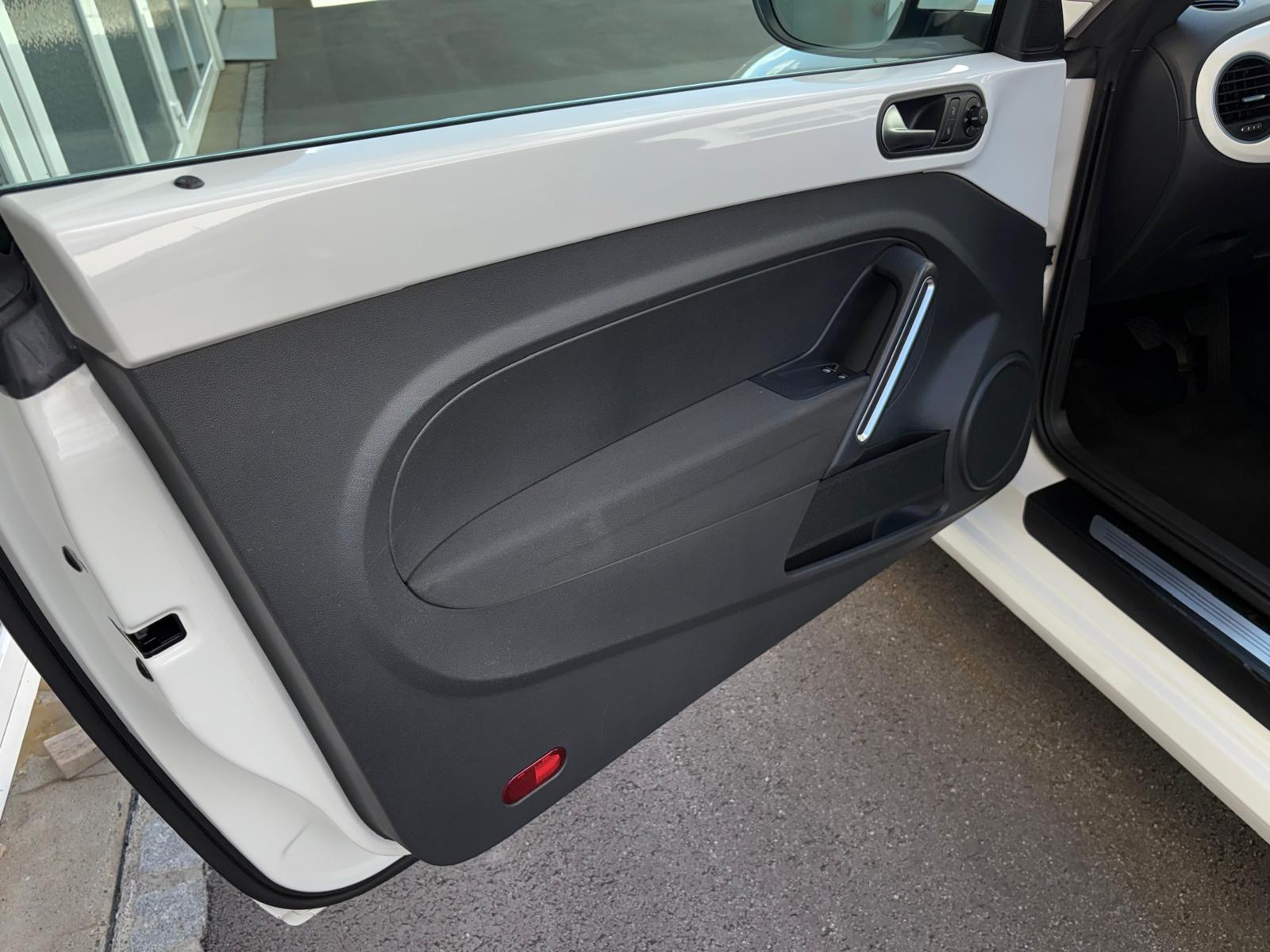 VW Beetle 1.6 TDI SWP Design Maggiolino-image-6