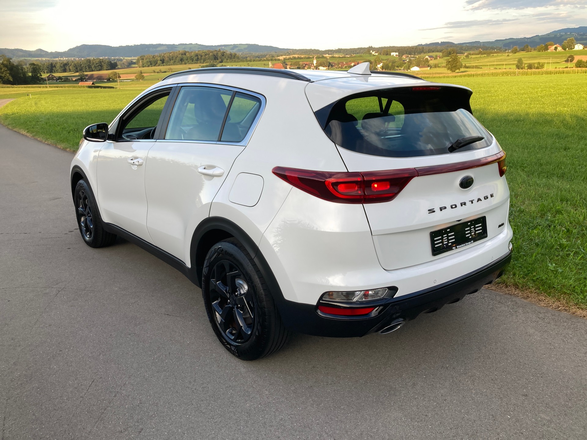 KIA Sportage 1.6CRDi Mild Hybrid Black Edition 4WD DCT-image-3