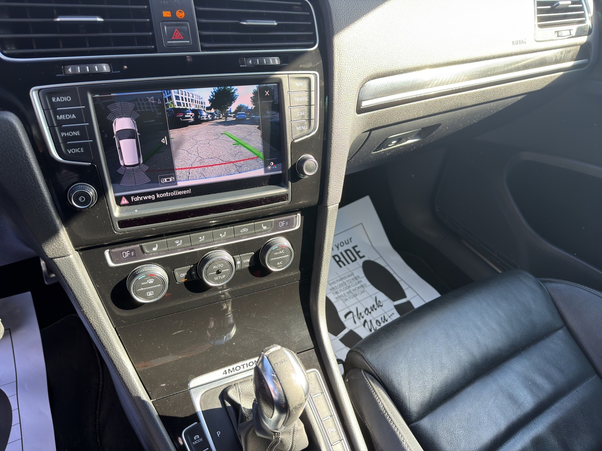VW Golf 2.0 TSI R 4Motion DSG-image-10