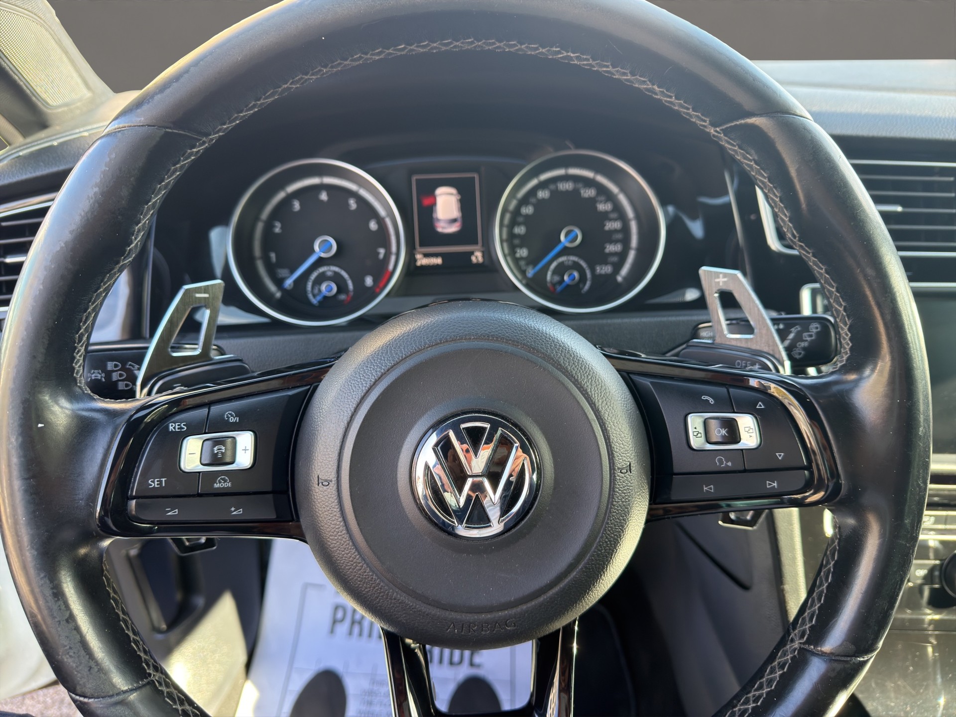 VW Golf 2.0 TSI R 4Motion DSG-image-16