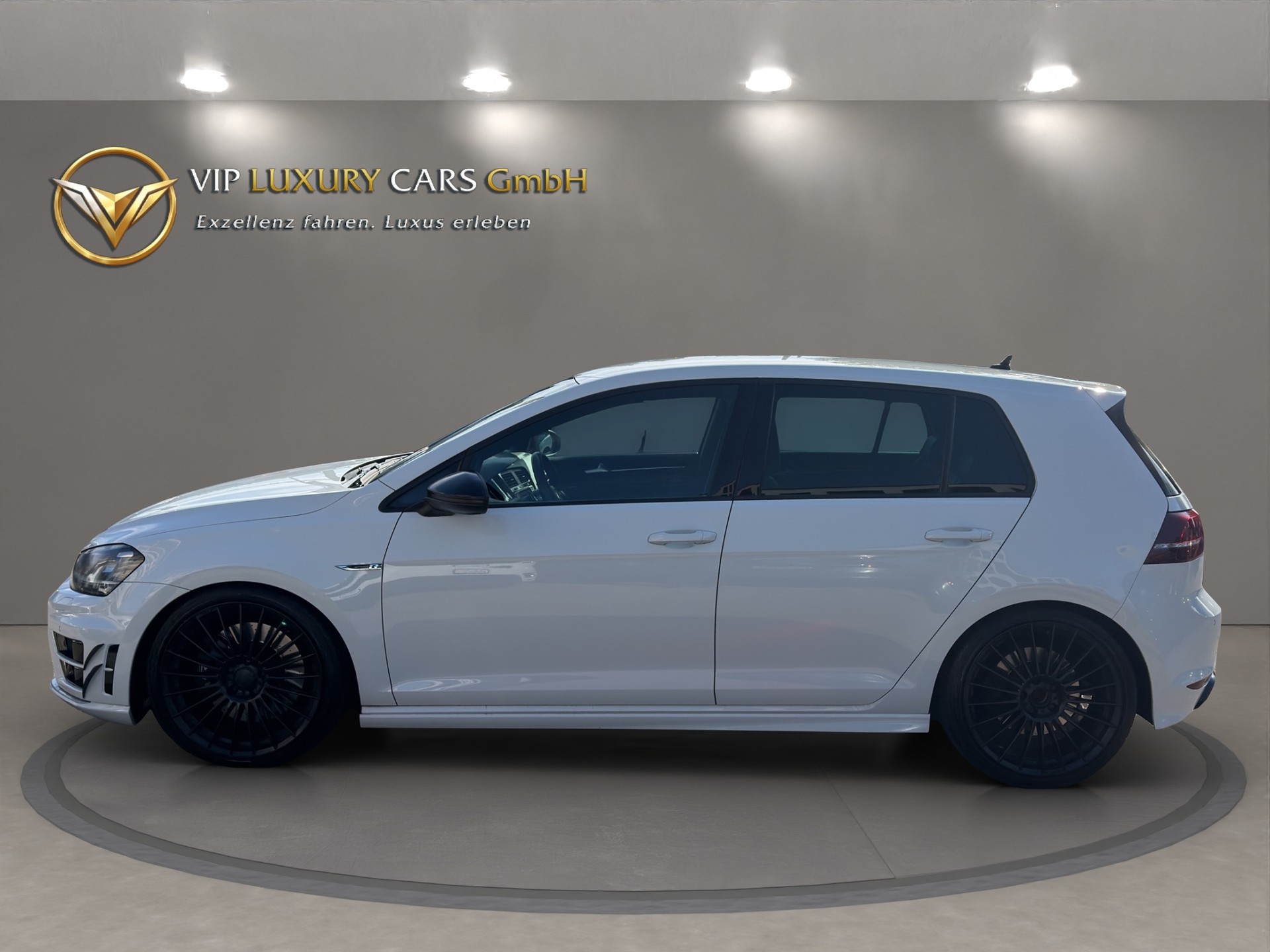 VW Golf 2.0 TSI R 4Motion DSG-image-8