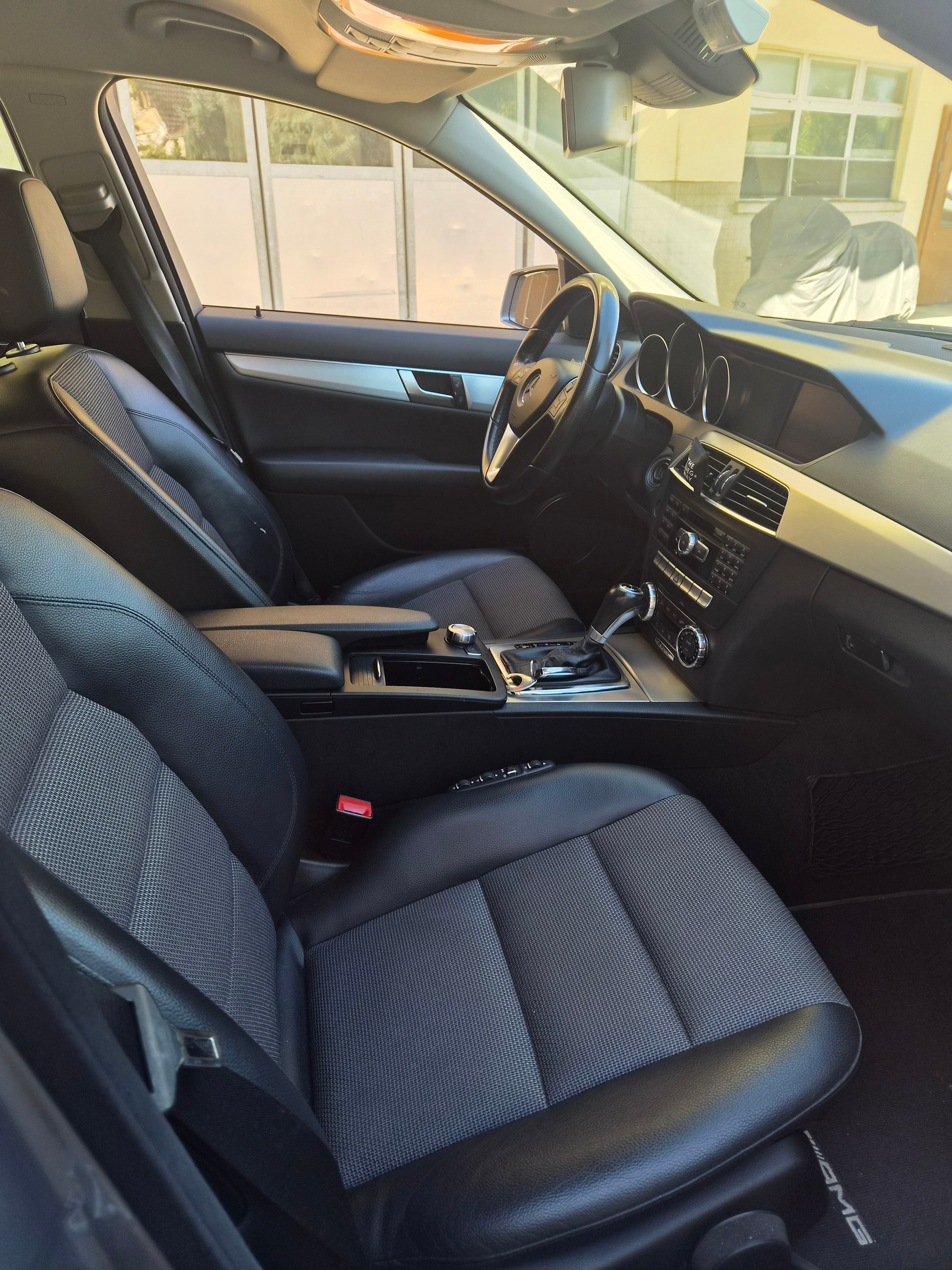 MERCEDES-BENZ C 300 CDI T 4m-image-4