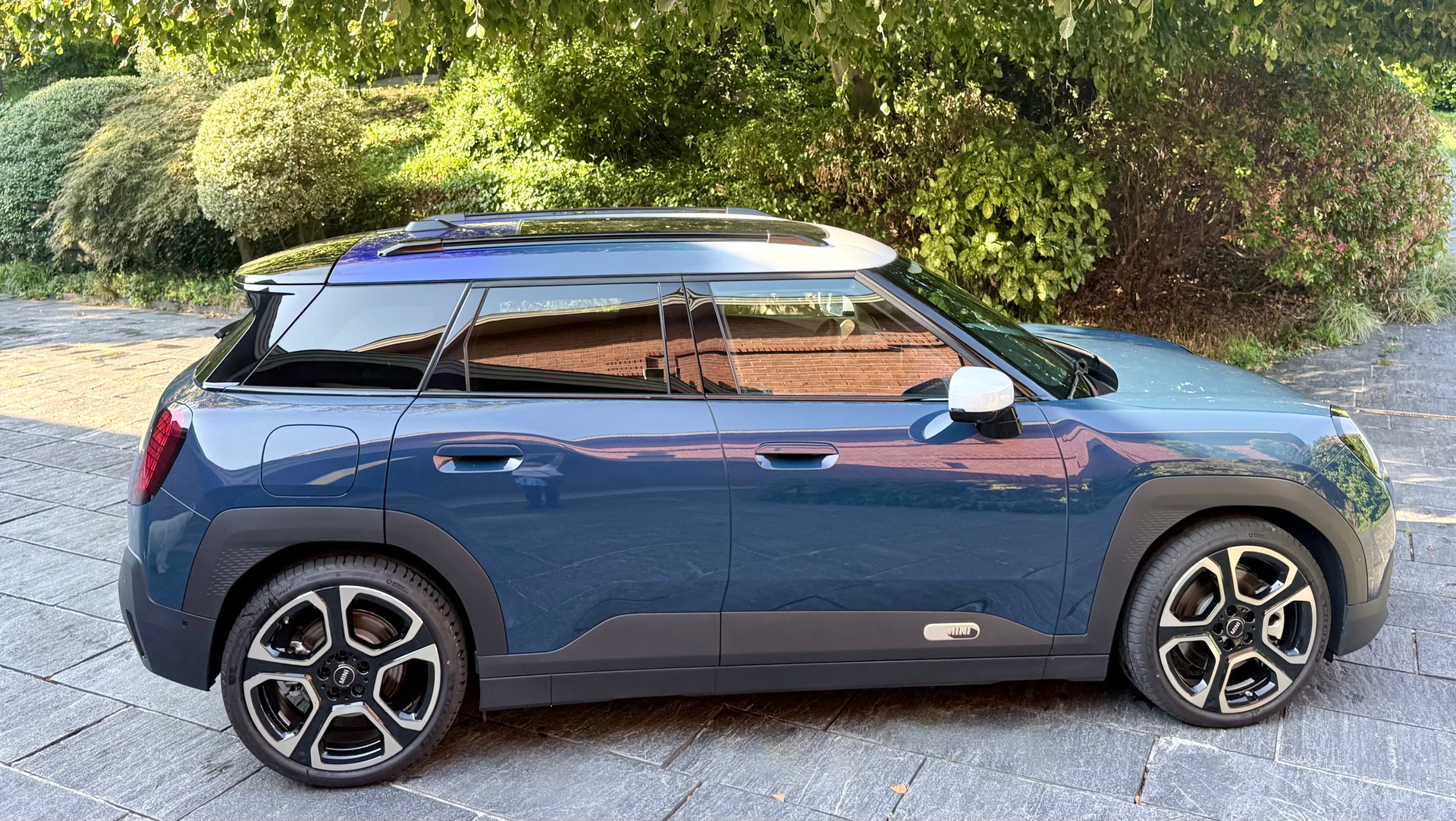 MINI SE-image-0