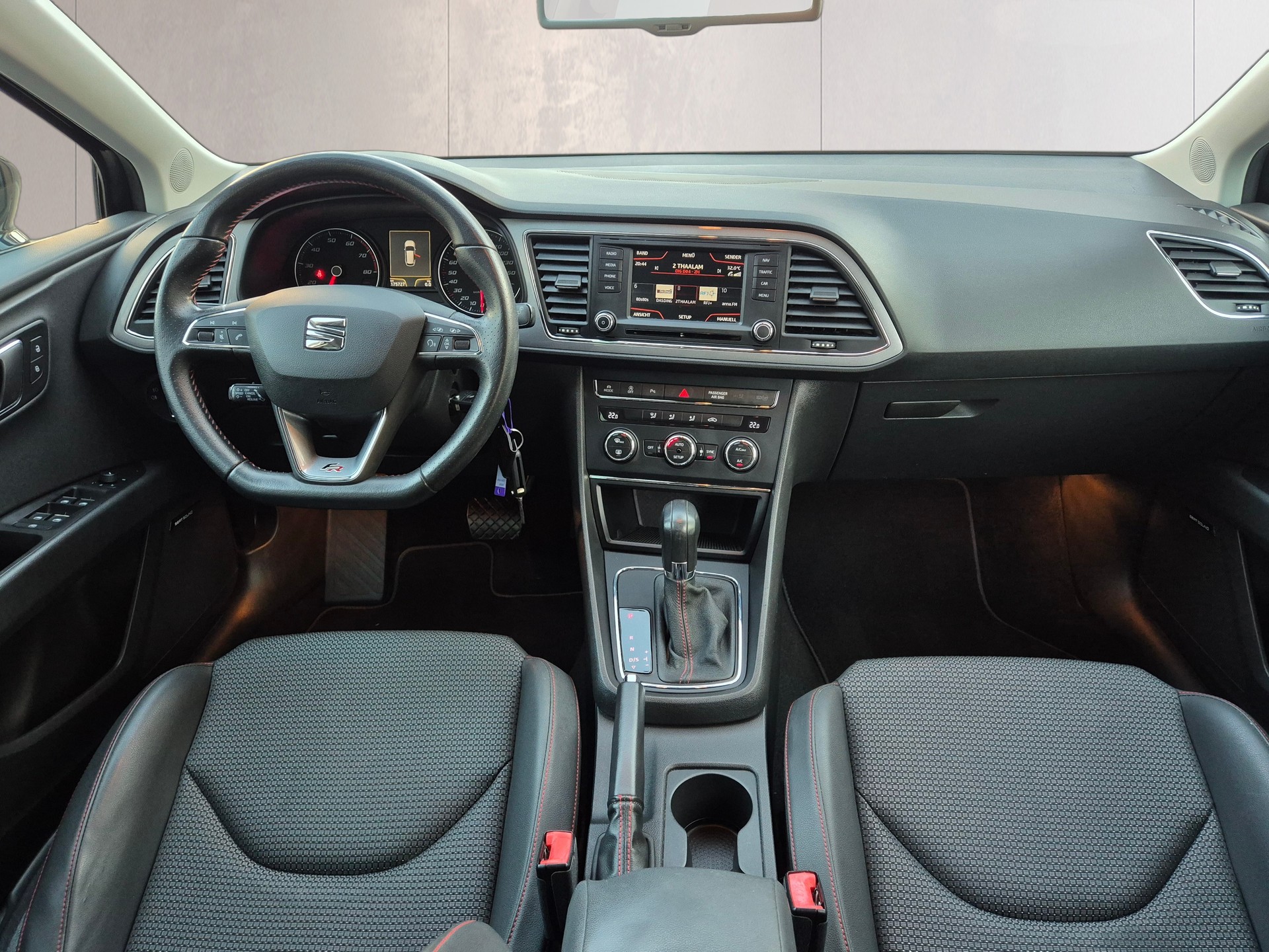 SEAT Leon ST 1.8 TSI FR DSG-image-10