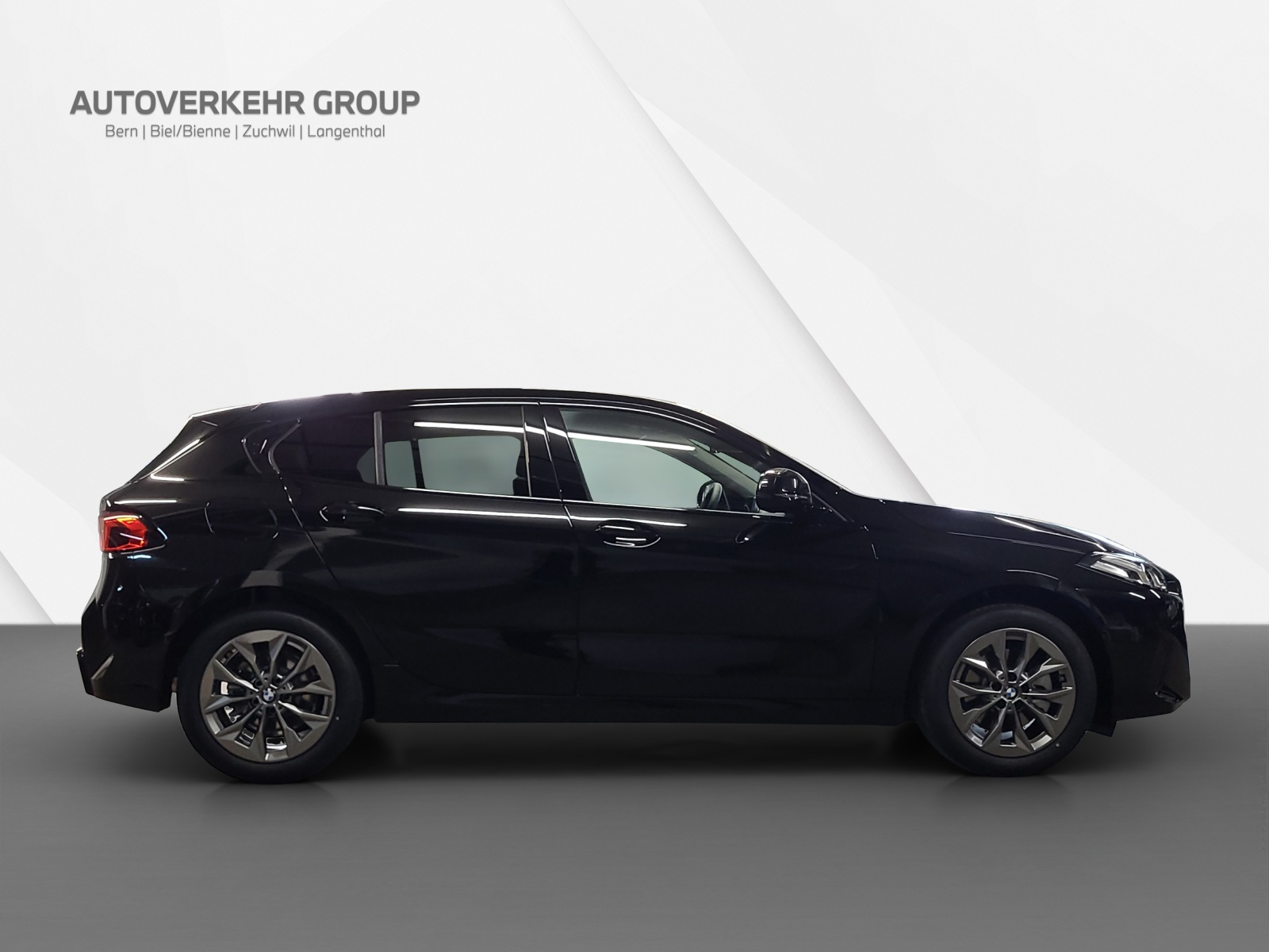 BMW 116 Steptronic-showroom-element-3