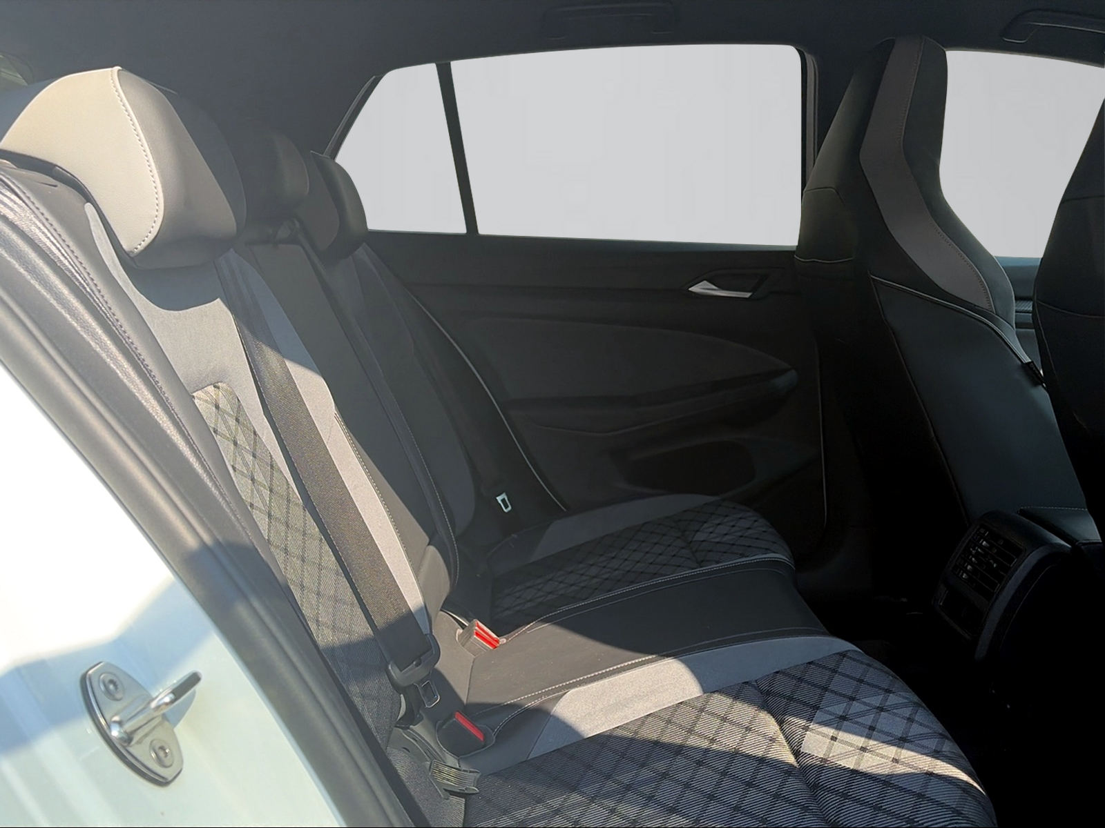 VW Golf 2.0 TSI R-Line DSG 4 Motion-image-5