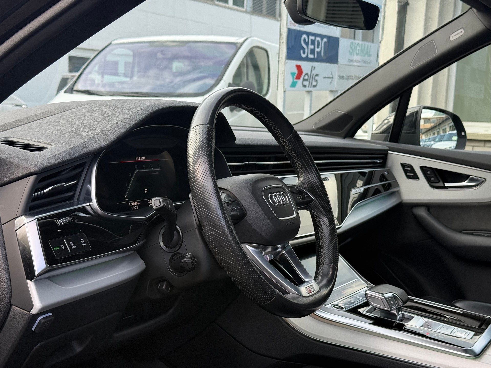 AUDI Q7 3.0 50 TDI S Line quattro T-Tronic *Traumausstattung*-image-6