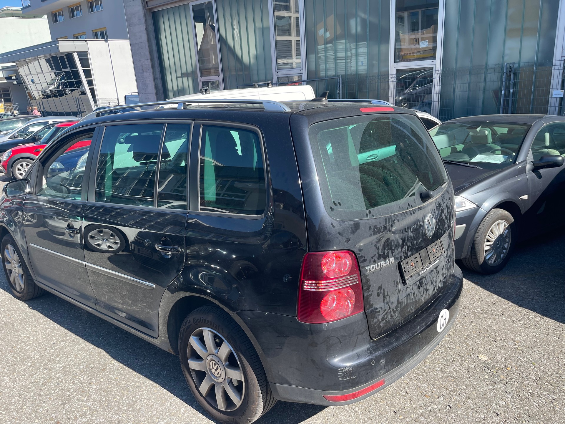 VW Touran 2.0 TDI Highline-image-1