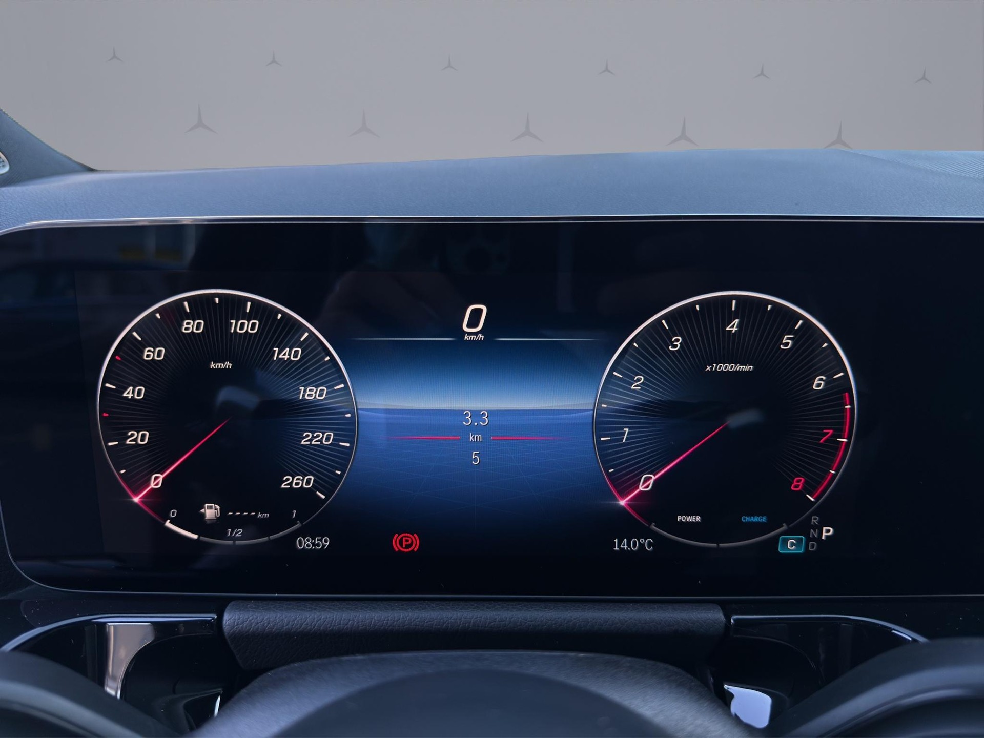 MERCEDES-BENZ 200 Night Star AMG Line-image-10