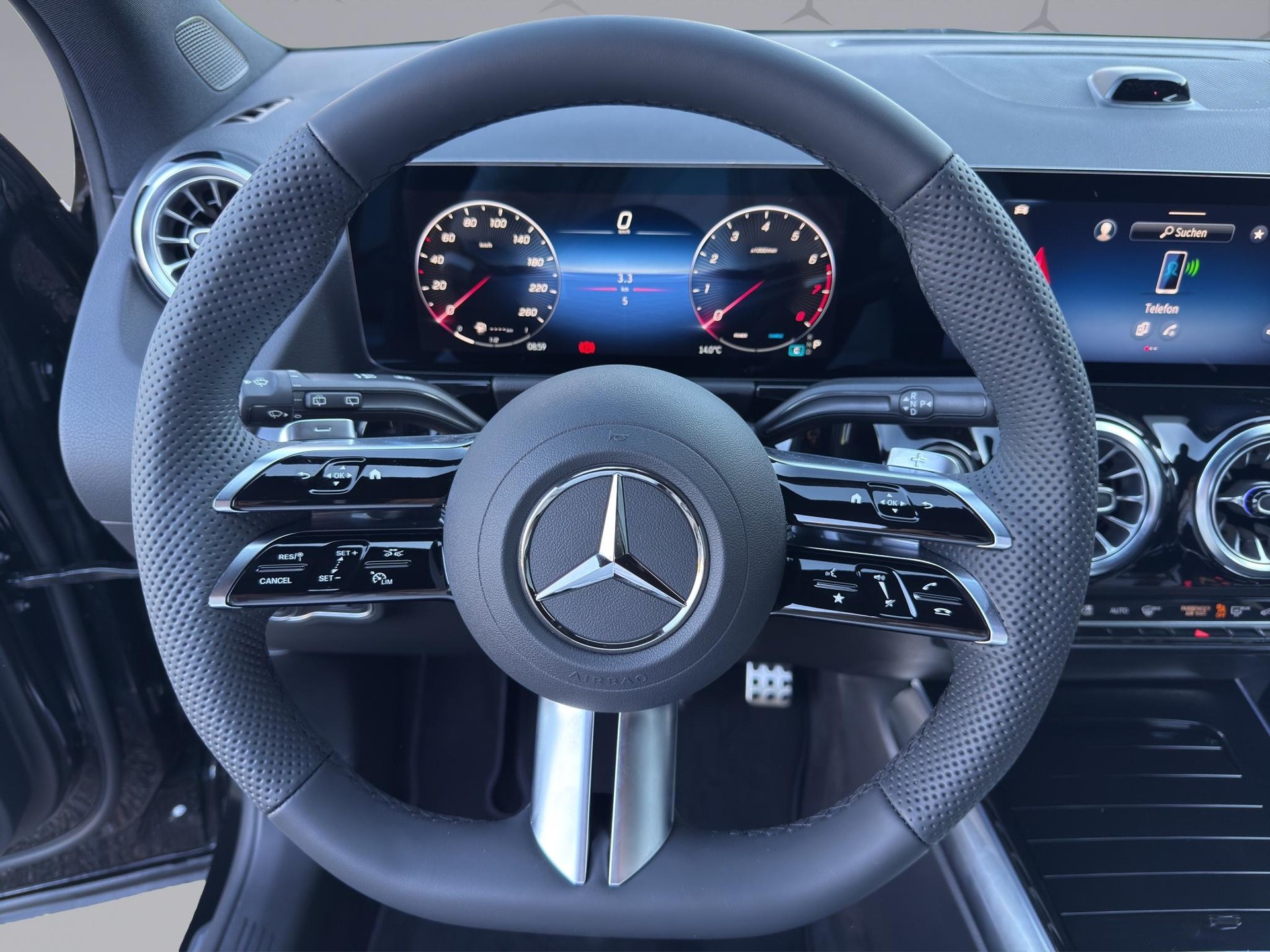 MERCEDES-BENZ 200 Night Star AMG Line-image-9