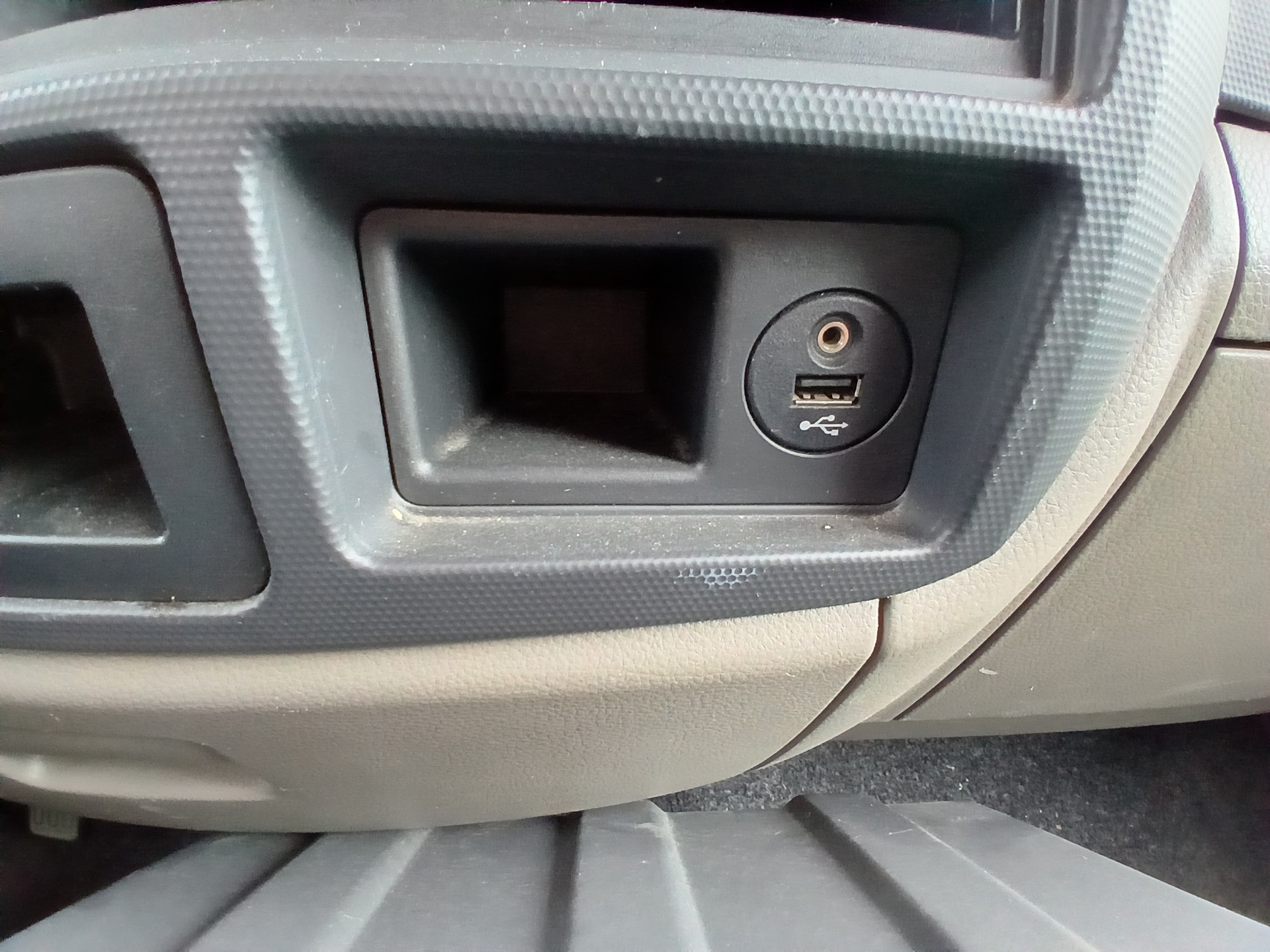 RENAULT Maxity DXI 140.35 L2-image-11