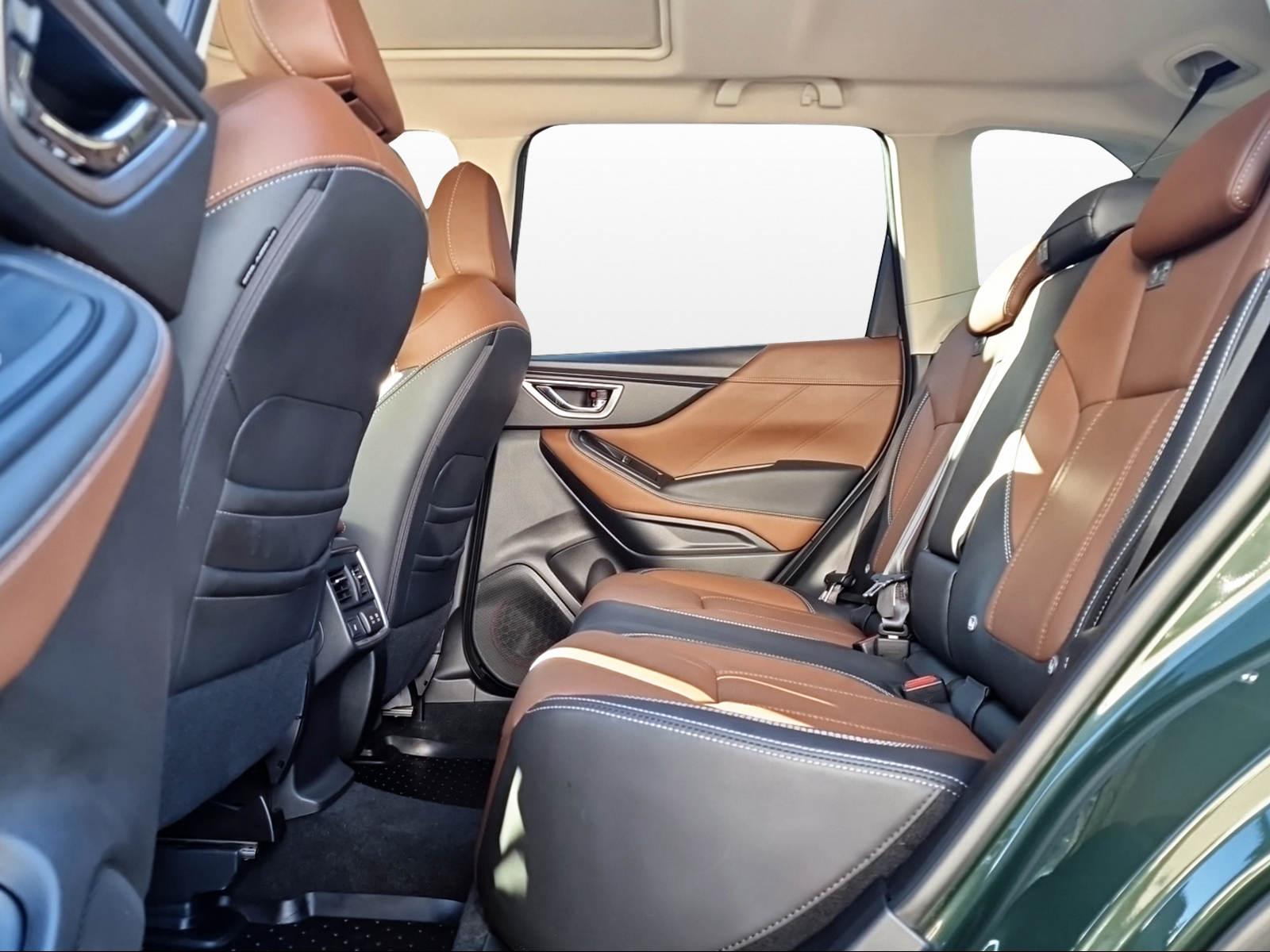 SUBARU Forester Station 2.0i e-Boxer Luxury-image-12