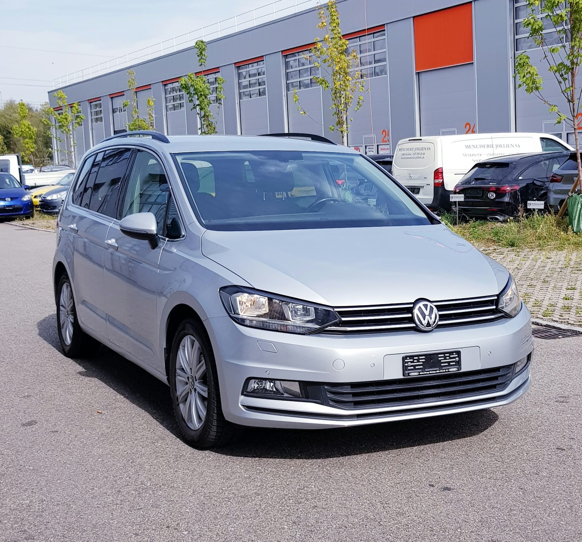 VW Touran 1.6 TDI BlueMotion Technology Comfortline DSG-image-1