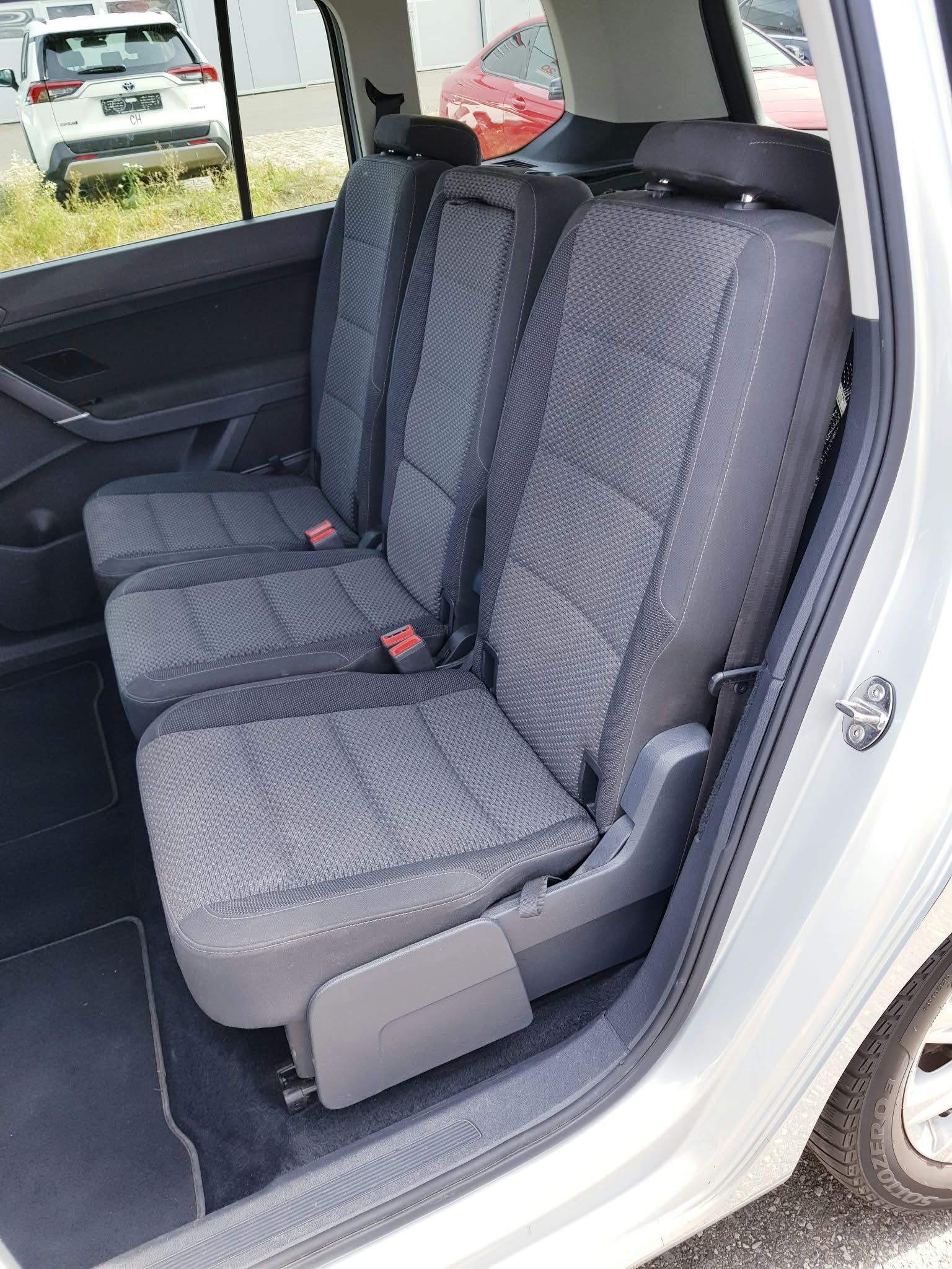 VW Touran 1.6 TDI BlueMotion Technology Comfortline DSG-image-11