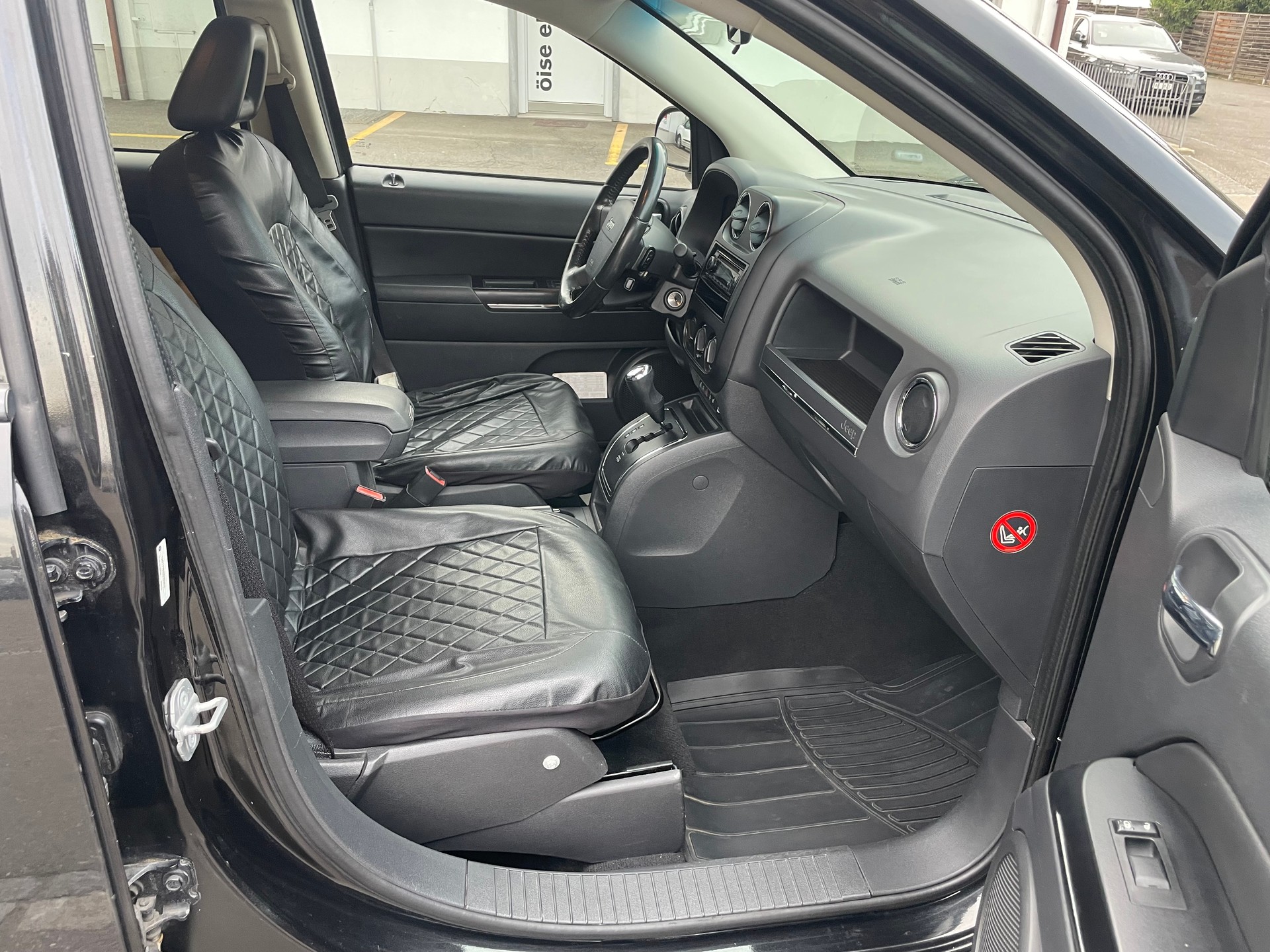 JEEP Compass 2.4 Limited CVT-image-11