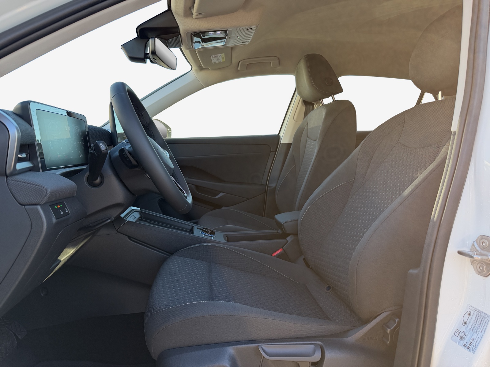 VW T-Roc 1.5 eTSI mHEV Life DSG-image-7