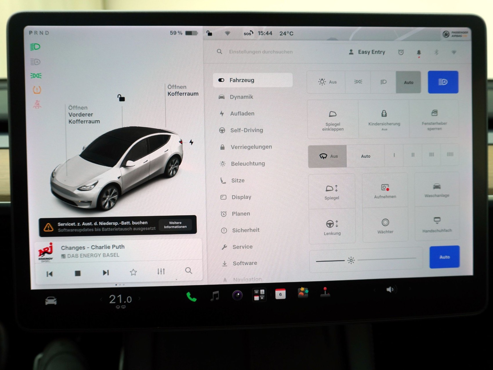 TESLA Model Y Long Range Dual AWD-image-21