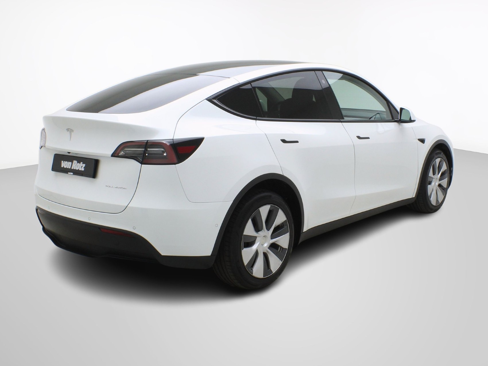 TESLA Model Y Long Range Dual AWD-image-5