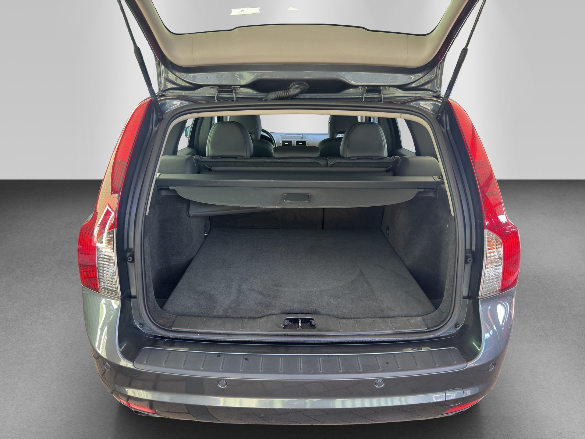 VOLVO V50 D5 Summum Geartronic-image-15